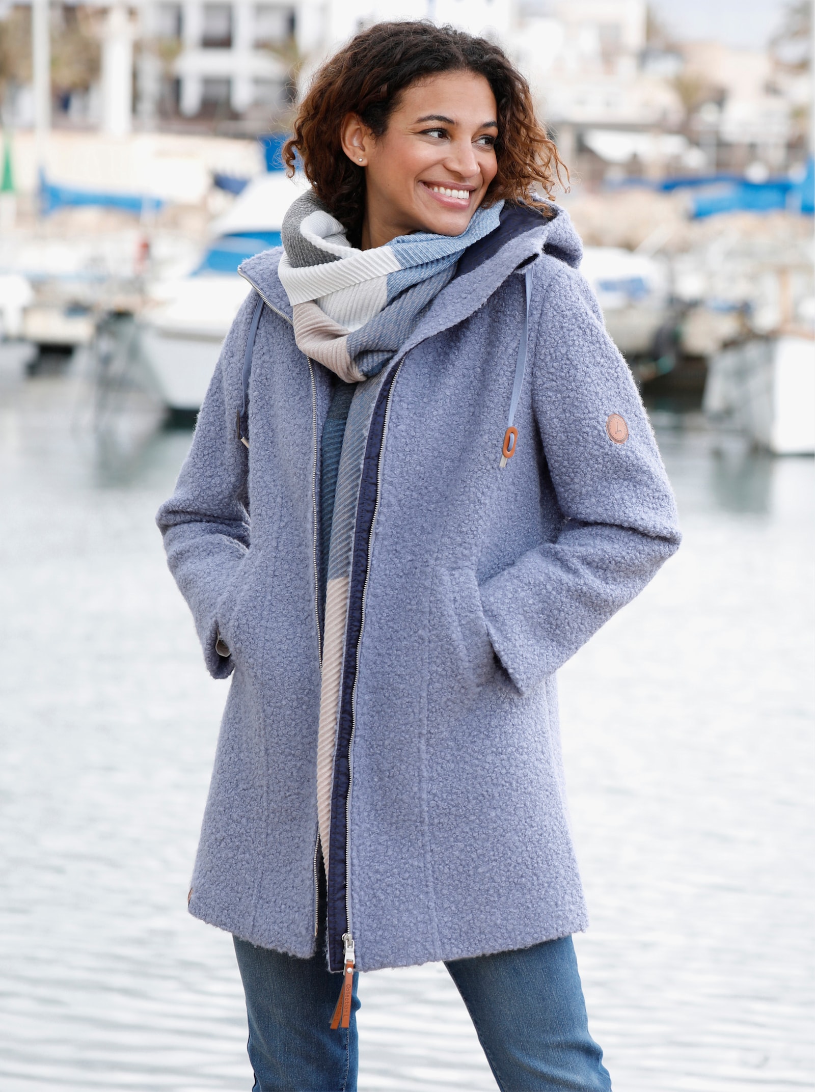 Boucléjack met details van imitatieleer - duivenblauw