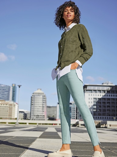 Ajourstrickjacke mit 50% Bio-Baumwolle - oliv