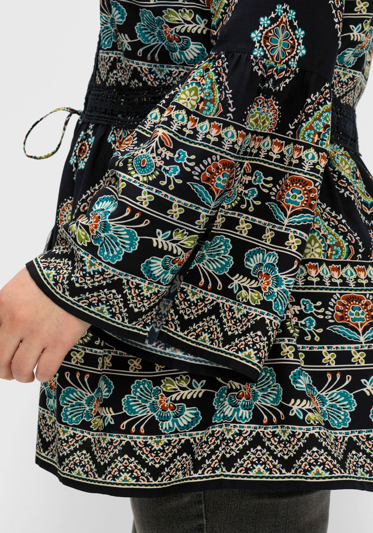 sheego Longline blouse - zwart gedessineerd