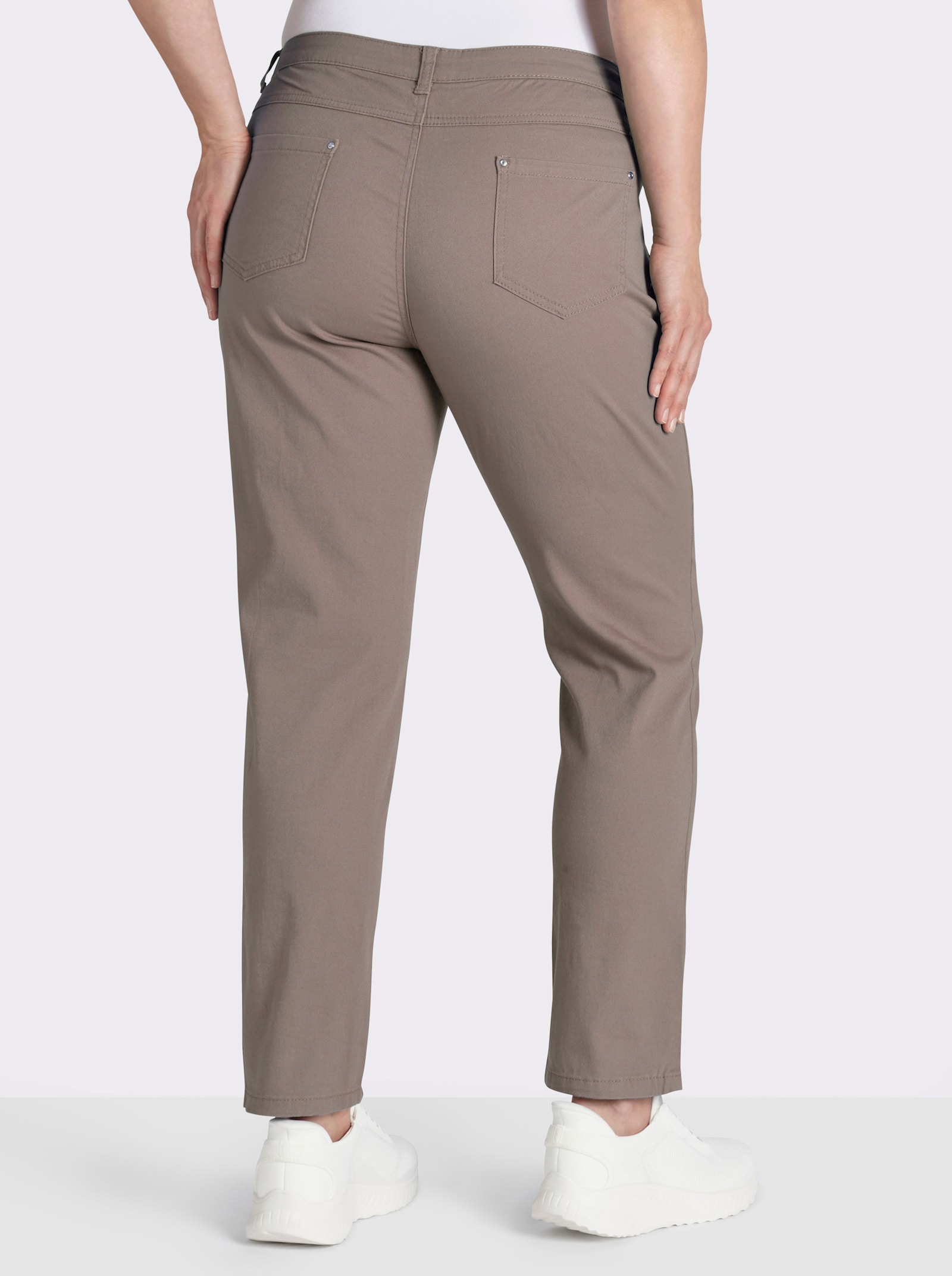 Jeans mit Knopfleiste statt Reißverschluss - taupe