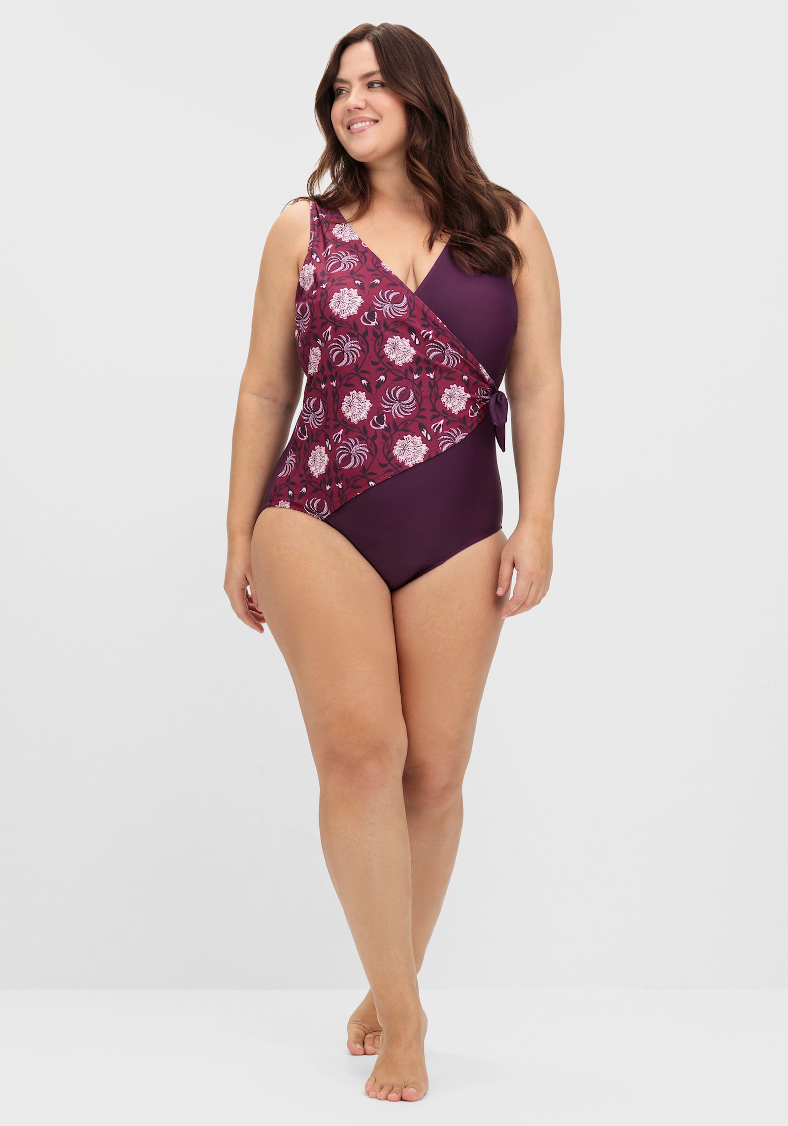 sheego by Joe Browns Badeanzug mit seitlichem Knoten - beere-gemustert