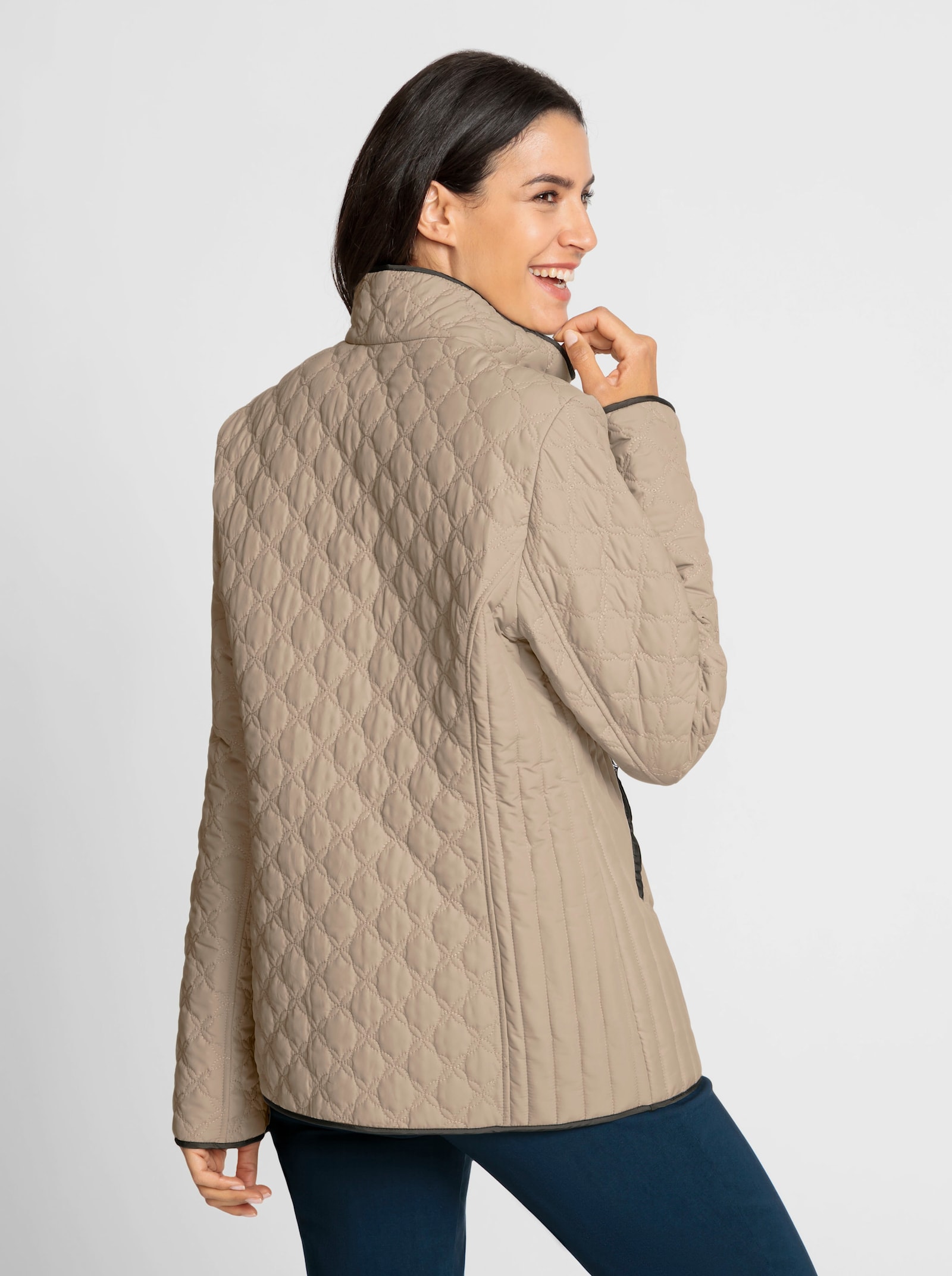 Steppjacke mit kontrastfarbenen Paspeln - beige
