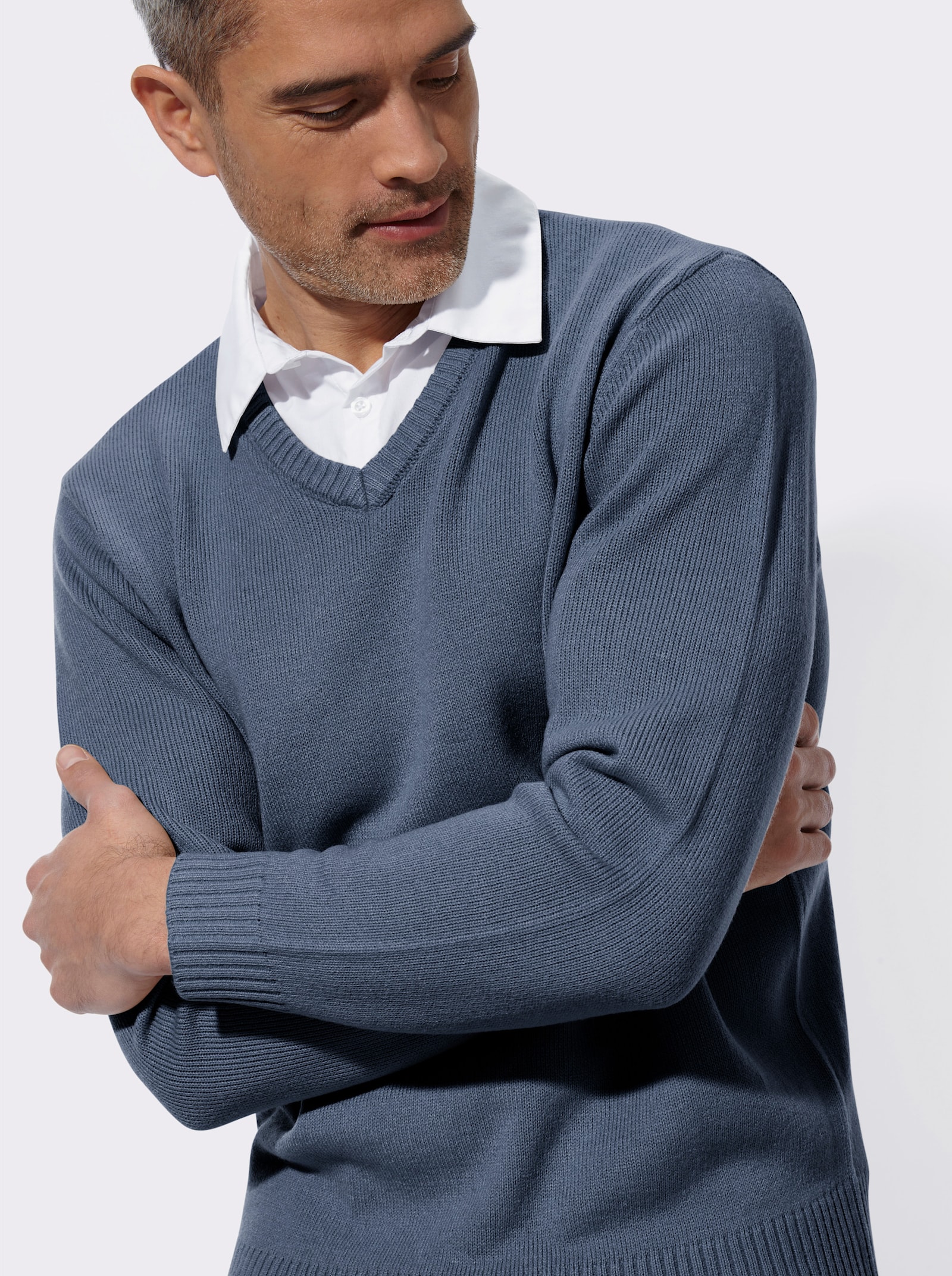 2-in-1-Pullover mit gewebtem Hemdkragen - ecru-rauchblau