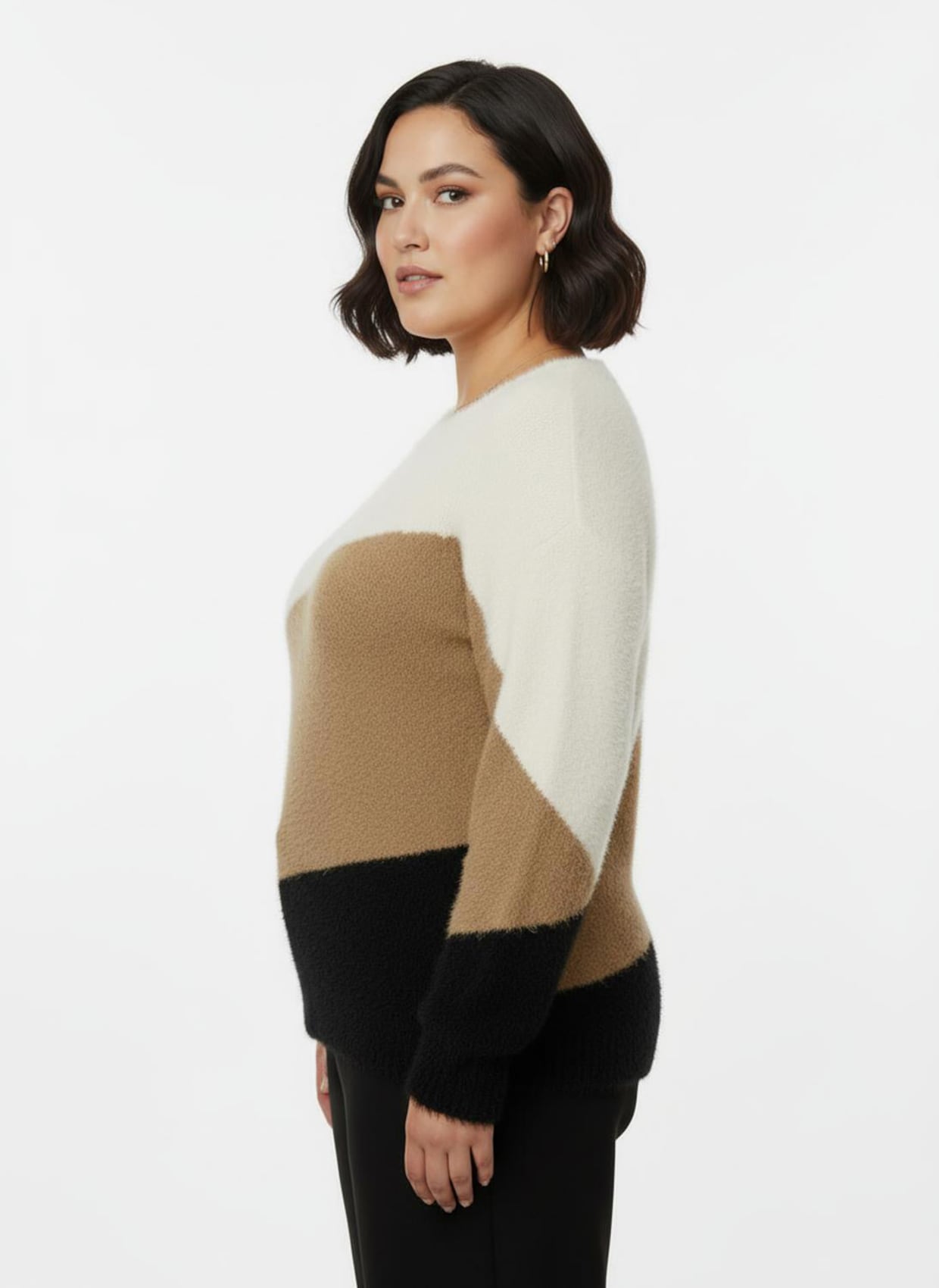 Rundhalspullover aus Flauschgarn - camel-schwarz-gemustert