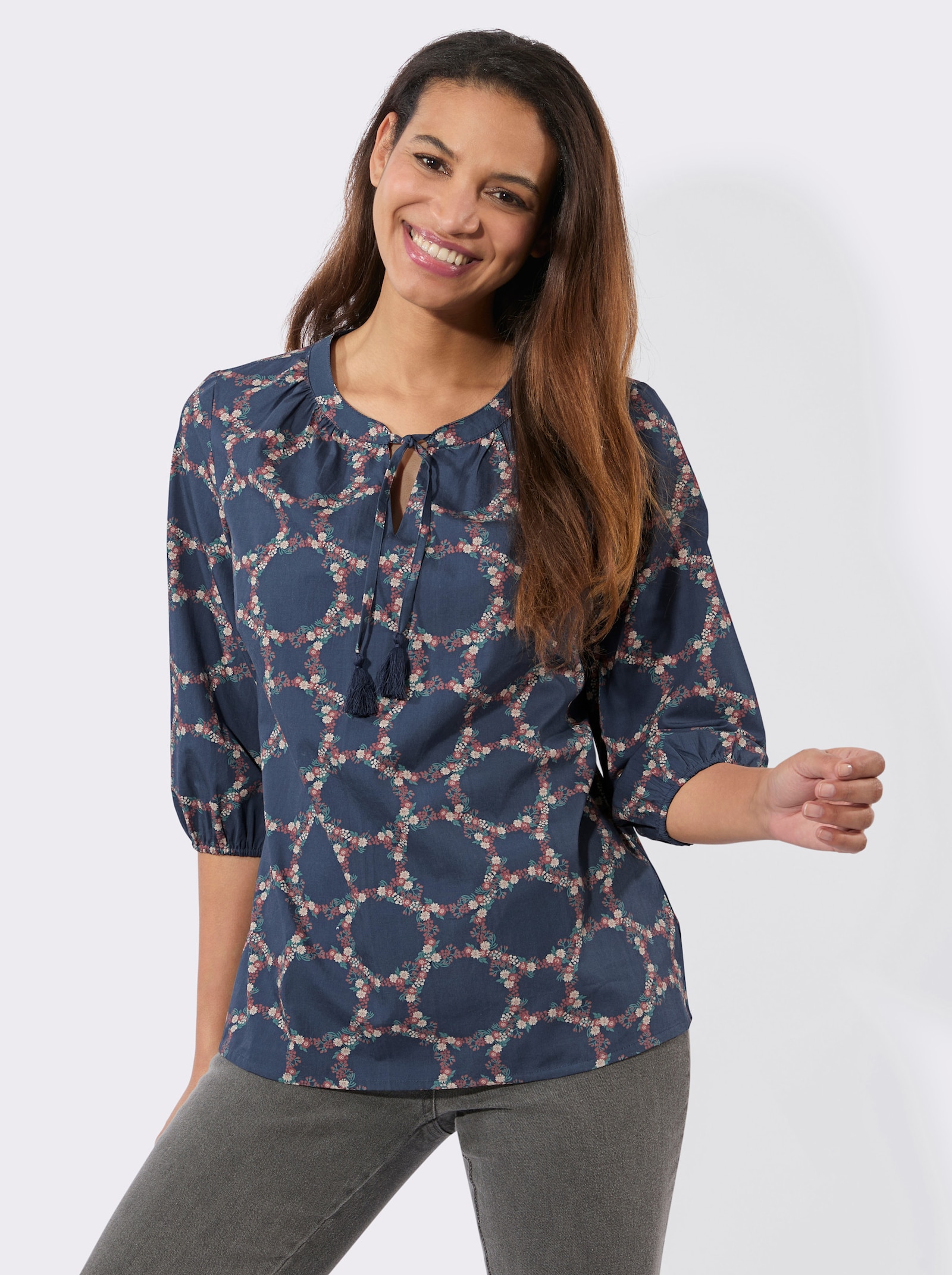 Baumwollbluse mit Gummizug an den 3/4-Ärmeln - rauchblau-rosenholz-bedruckt