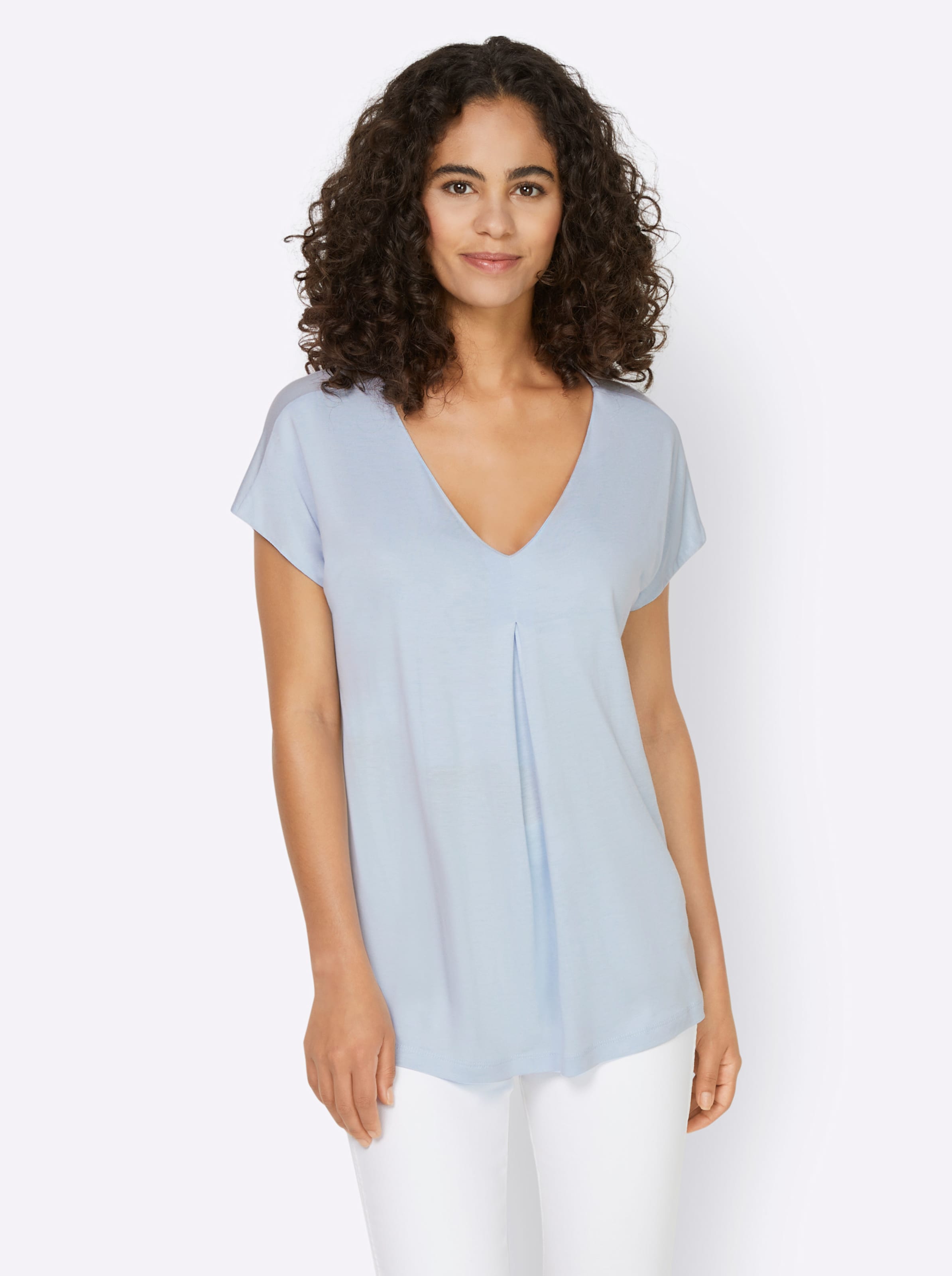 Shirt Kurzarm günstig Kaufen-Shirt in eisblau von heine. Shirt in eisblau von heine <![CDATA[Shirt Kombipartner in fließender Jersey-Qualität. Mit Kellerfalte unter dem V-Ausschnitt und Kurzarm mit überschnittener Schulter.]]>. 