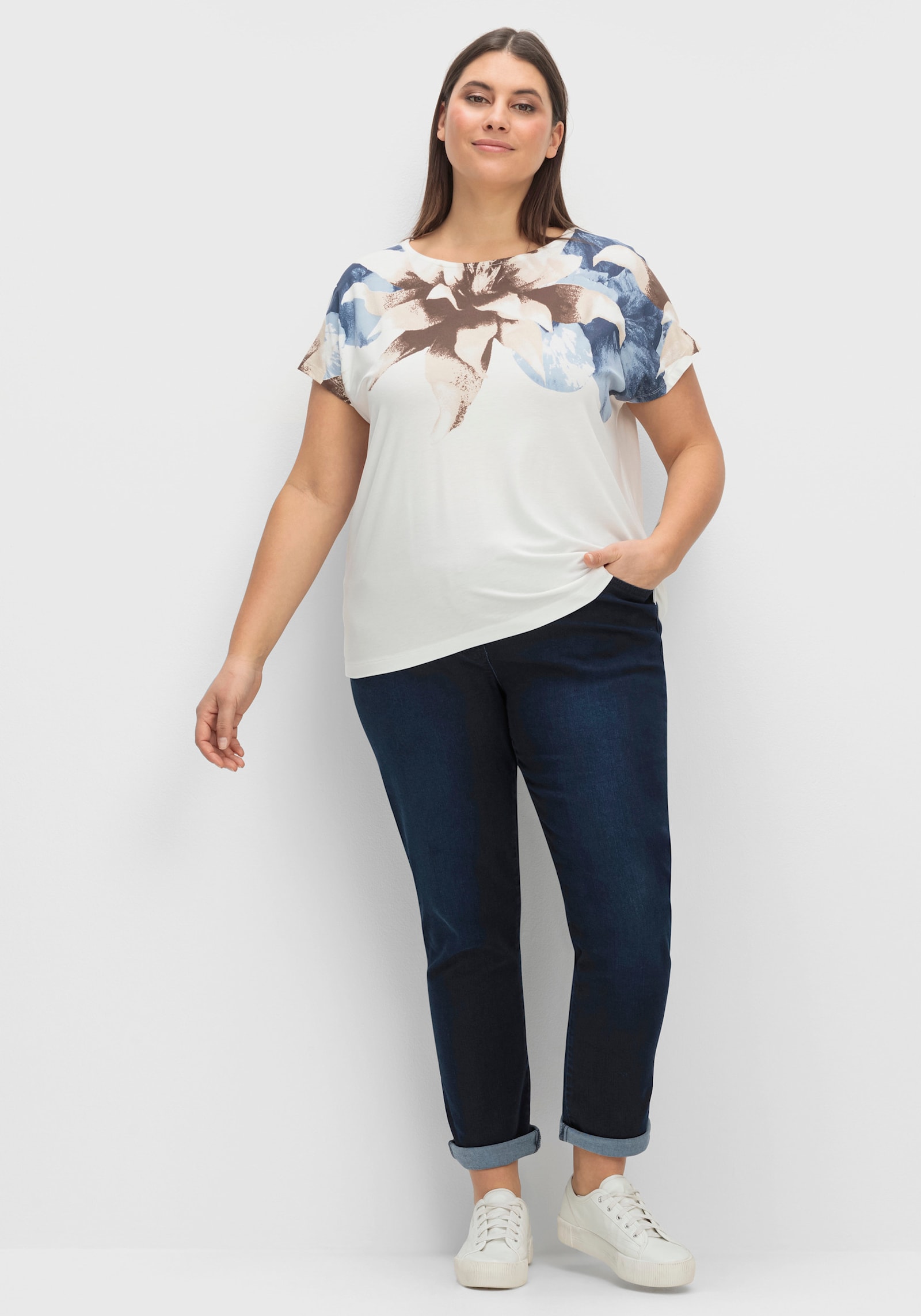 Rundhalsshirt mit Blüten-Druck - ecru-hellblau-bedruckt