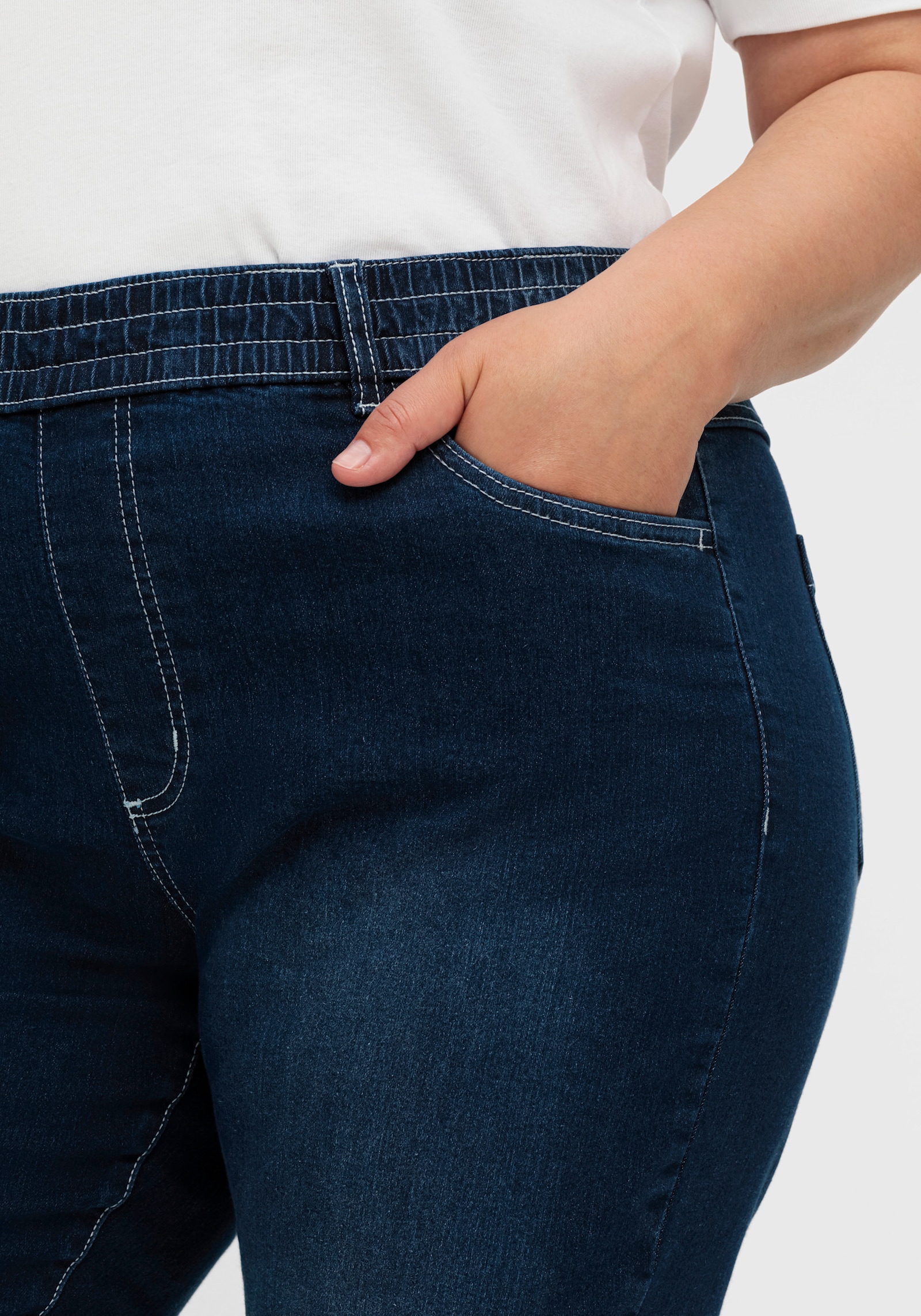 High-waist-Jeans mit hohem Rundum-Dehnbund - blue-stone-washed