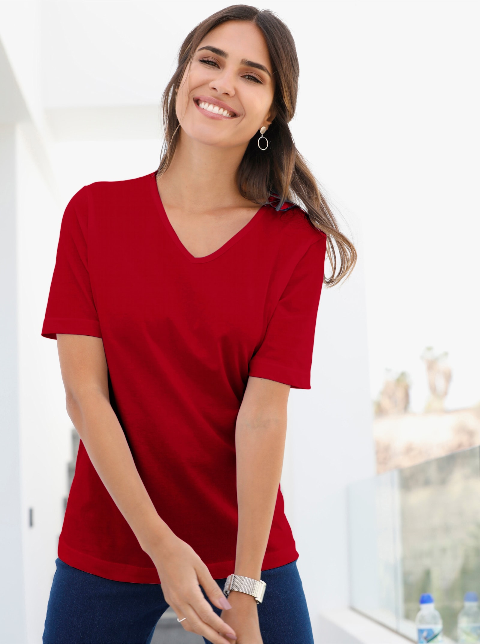 Kurzarmshirt mit V-Ausschnitt - rot