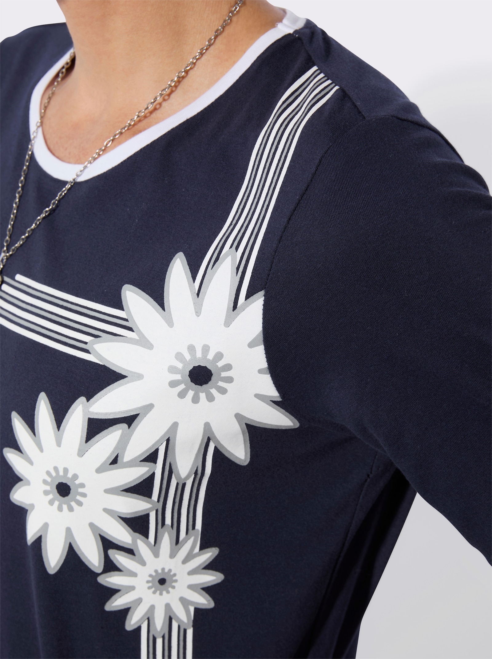 Kurzarmshirt mit platziertem Blütenprint - marine