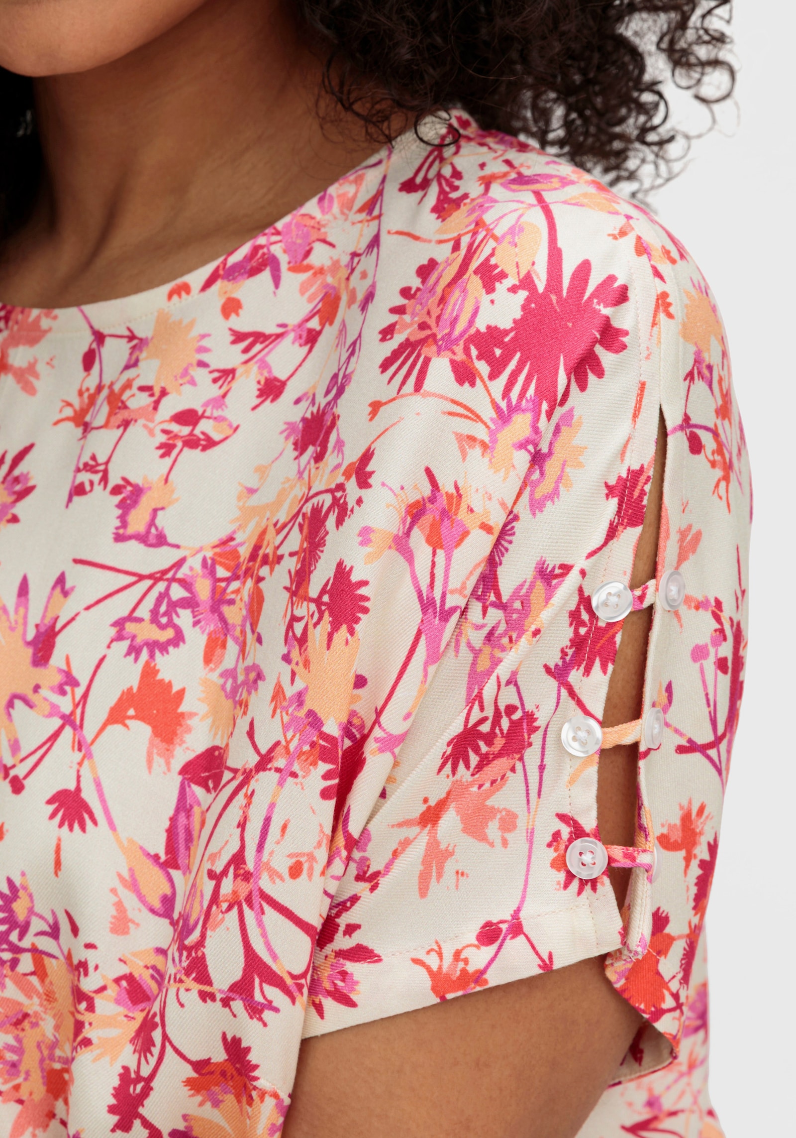 sheego Tunika mit Cut-outs an den Ärmeln - champagner-gemustert