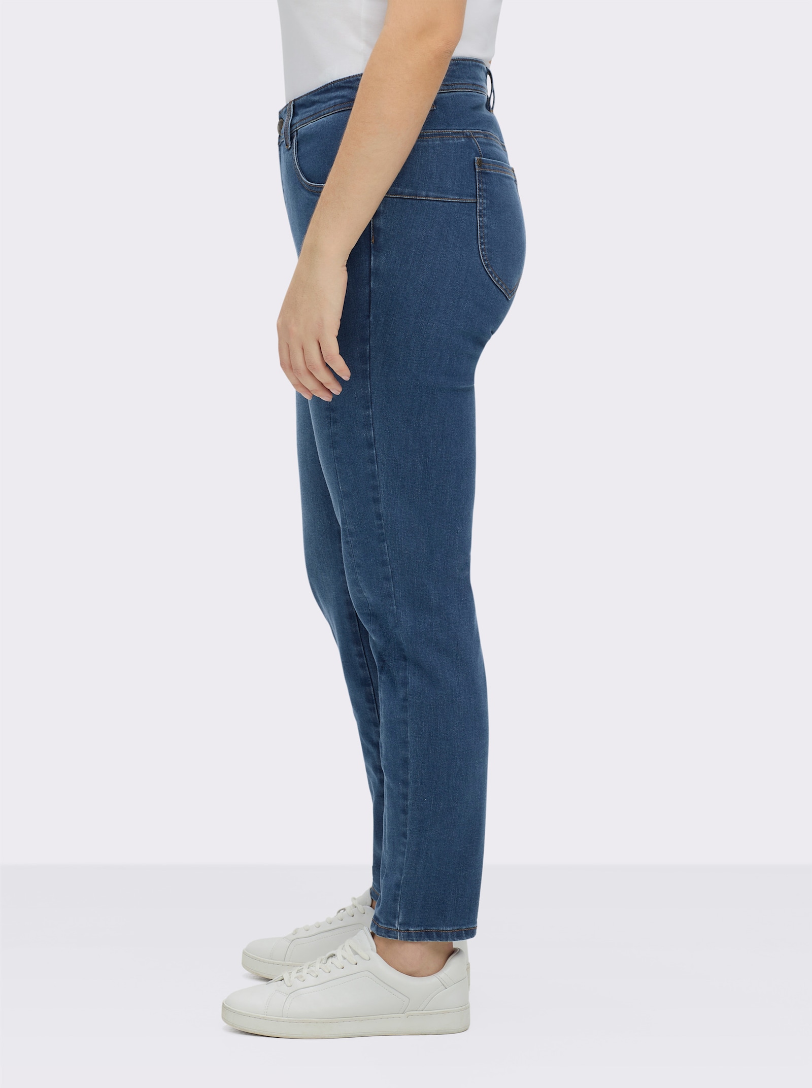 sheego Jeans in 5-Pocket-Form und leichter Waschung - blue-stone-washed