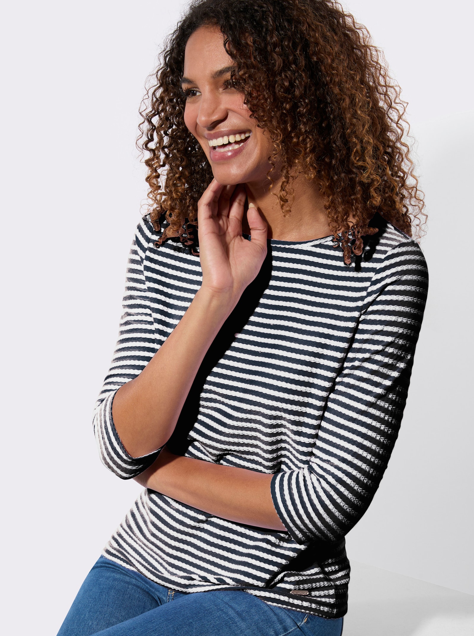 Pruh. tričko s lodičk. výstrihom - námornícka-biela-pruhovaná