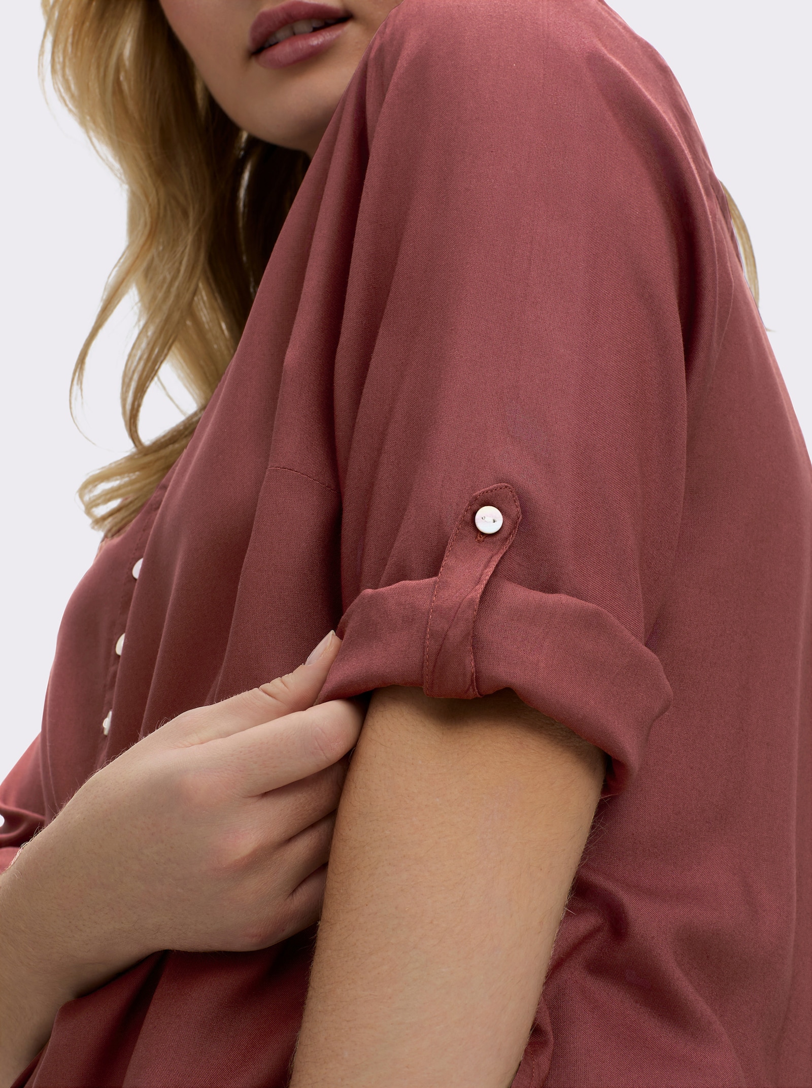 Longbluse mit abgerundetem Saum - rotbraun