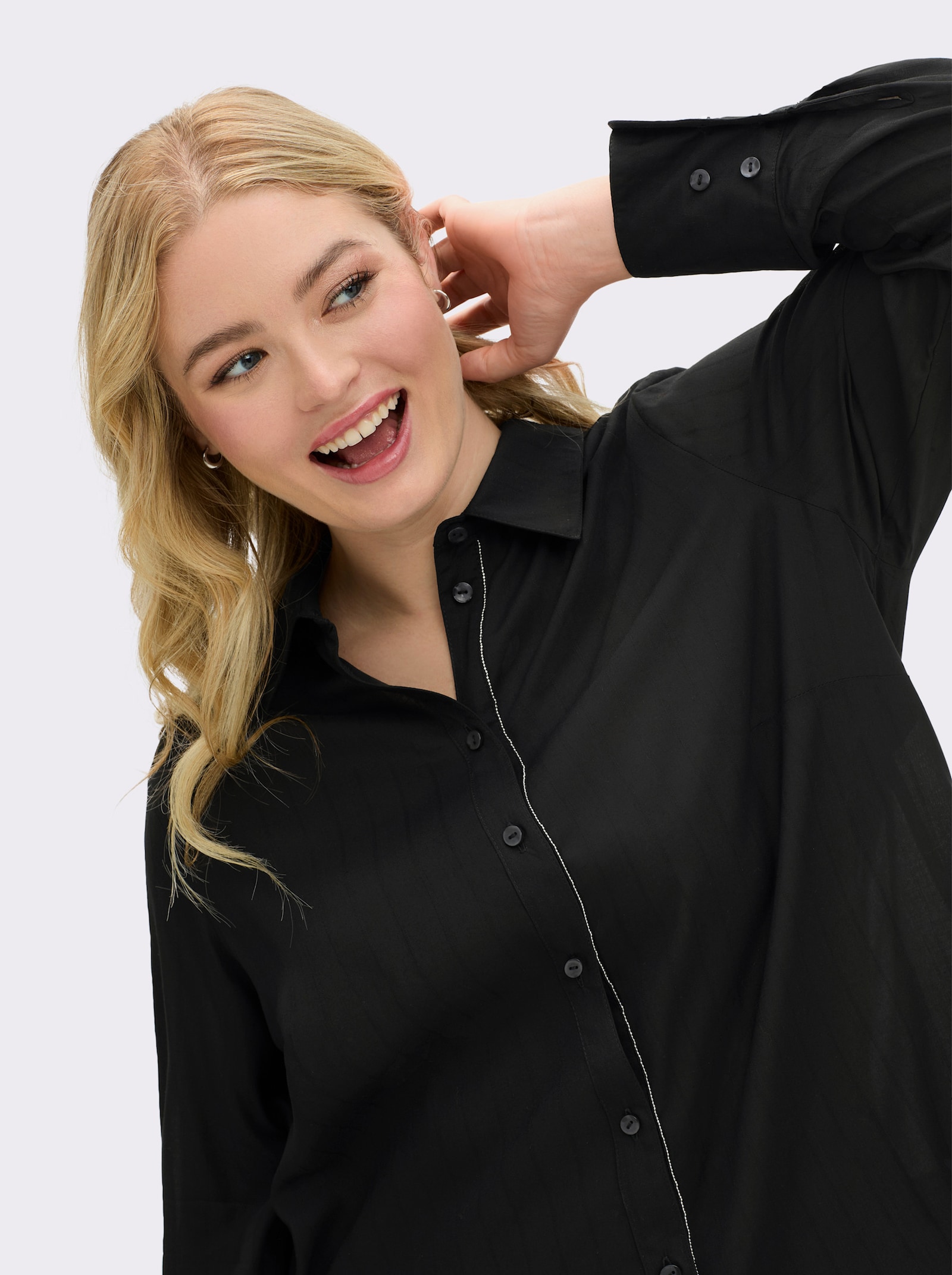 sheego Overhemdblouse met strepen en met band van glansgaren - zwart gestreept