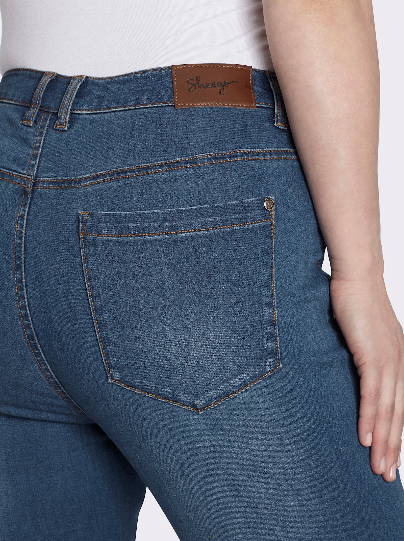 sheego Stretch-Jeans mit Zipper am Saum - blue-stone-washed