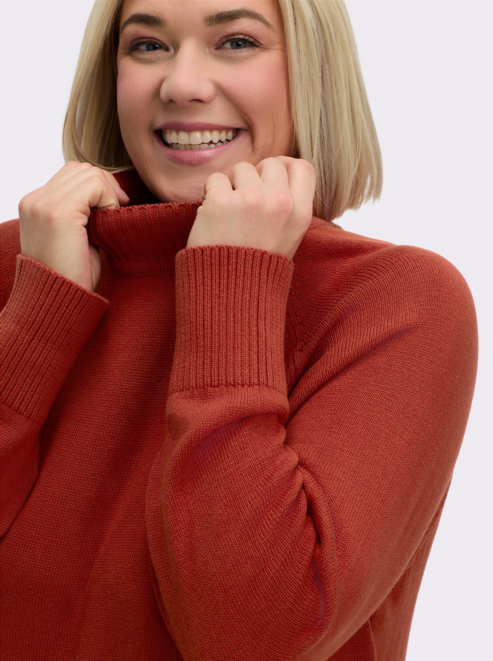 sheego Longpullover mit Stehkragen und Rippabschlüssen - rostrot