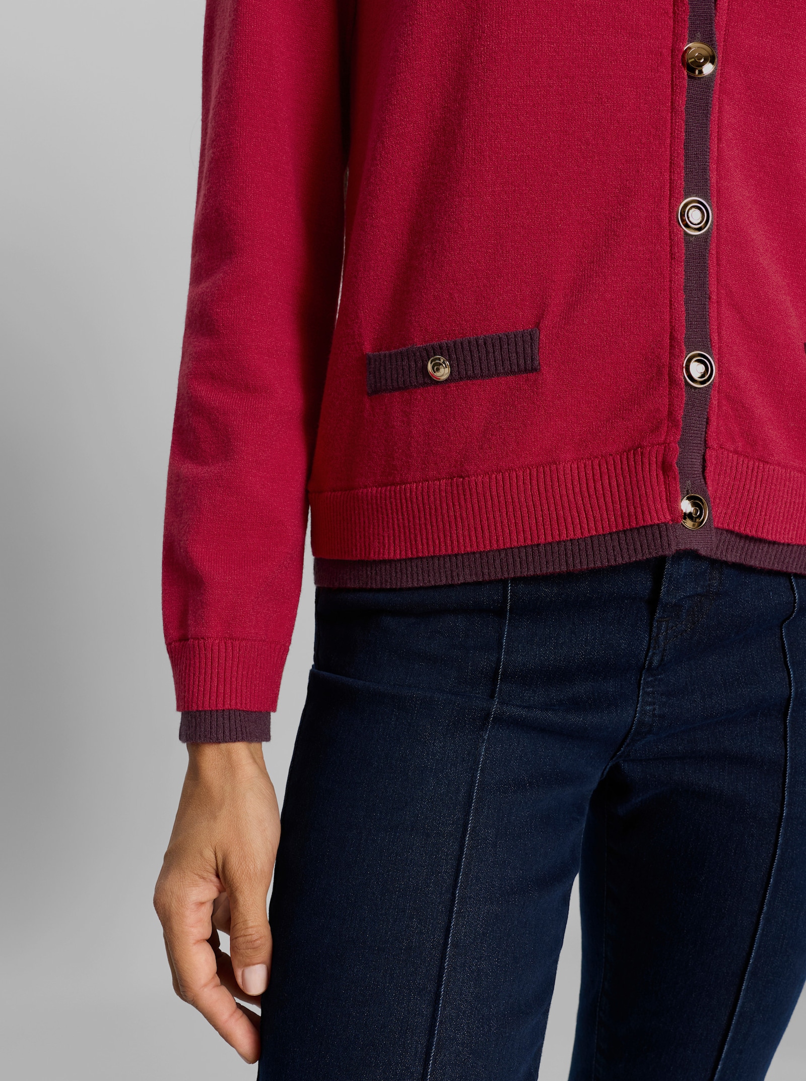 heine Strickjacke mit goldfarbenen Knöpfen - rot-burgund