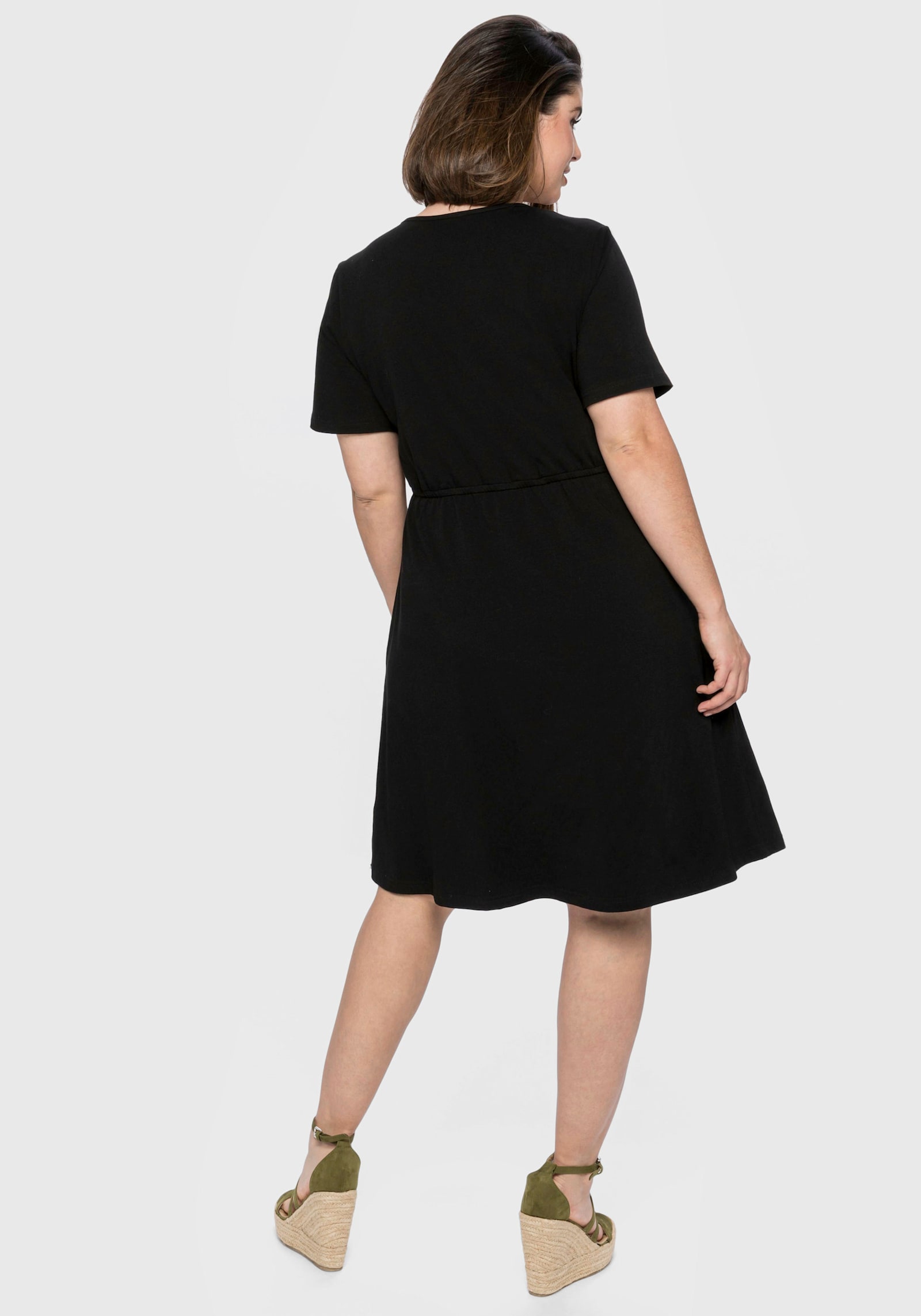 sheego Jerseykleid mit Cut-out am Ausschnitt - schwarz