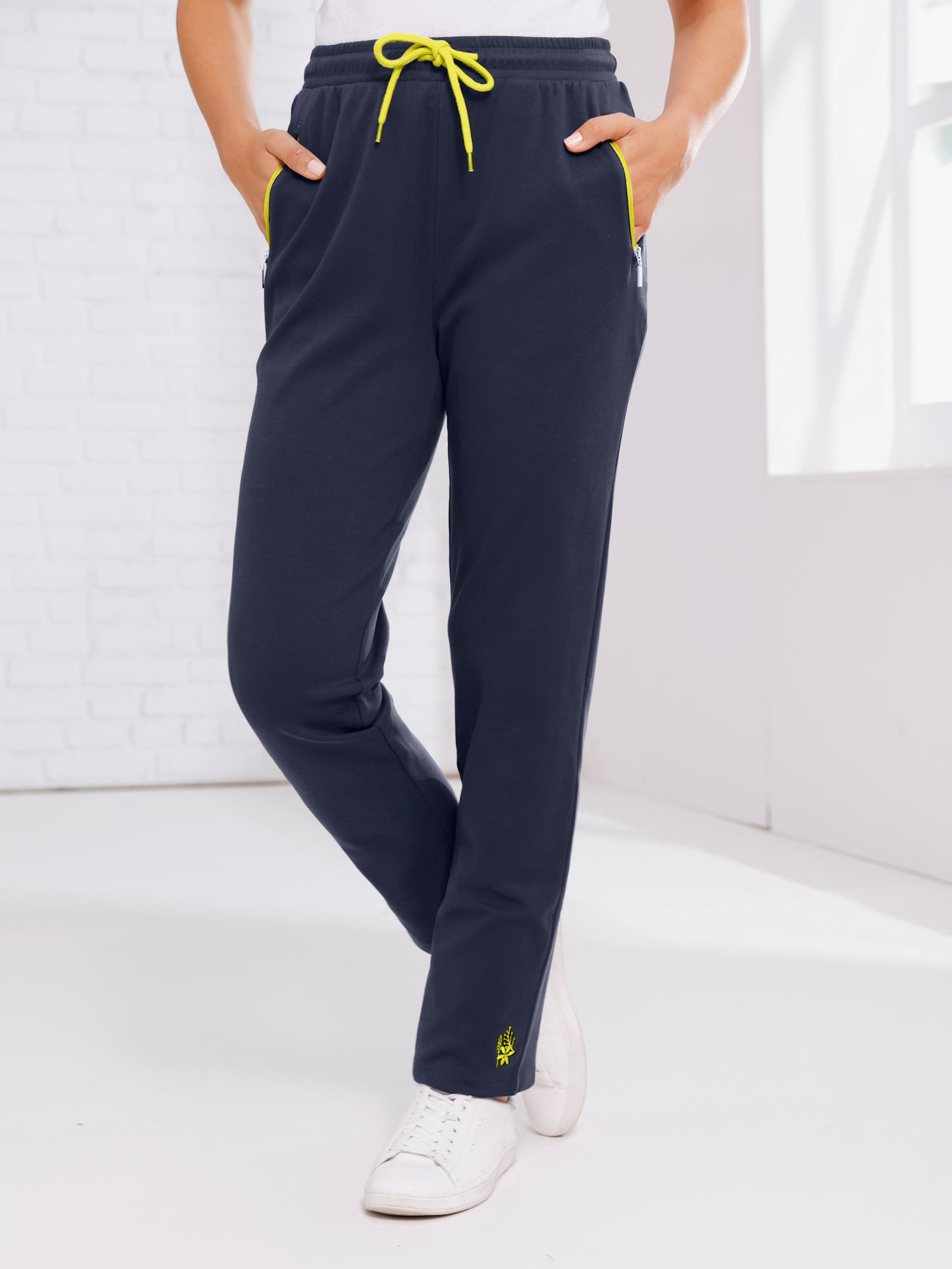 Freizeithose mit Stickerei - marine