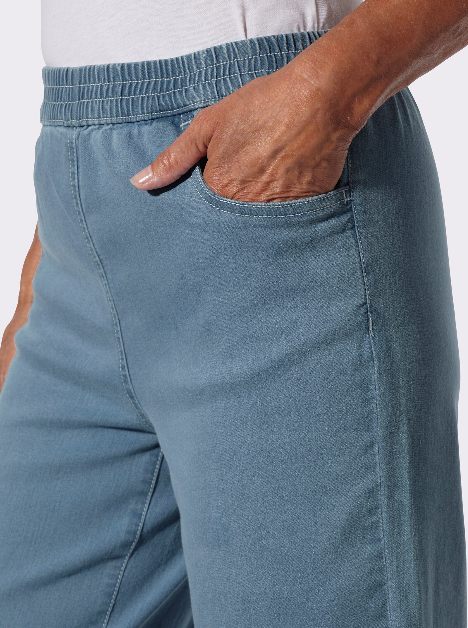 Schlupfjeans in knöchelfreier Länge - blue-bleached
