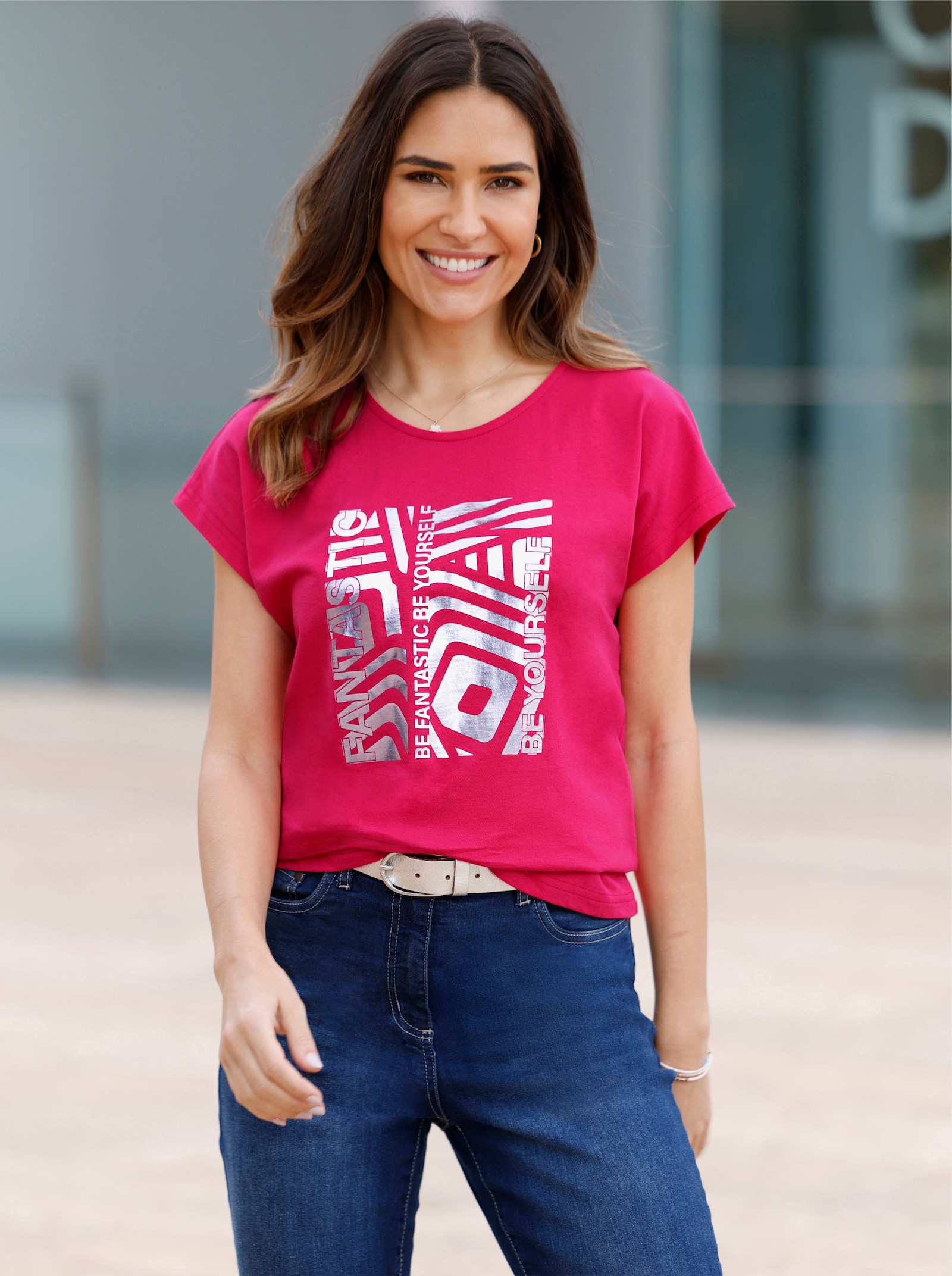 Kurzarmshirt mit Foliendruck - pink