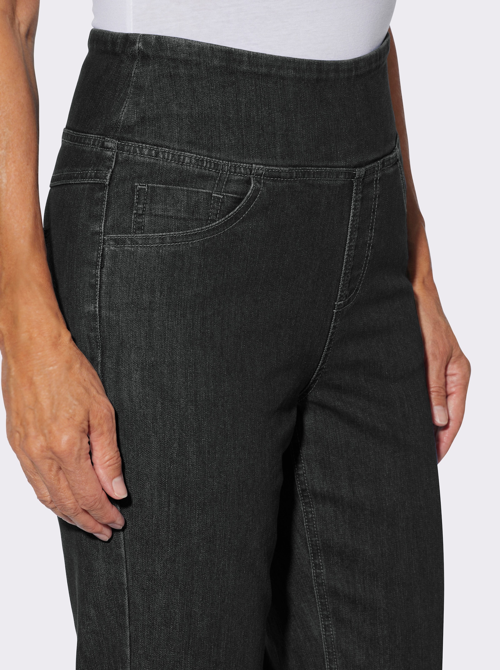 Gerade Jeans mit hohem Bund - black-denim