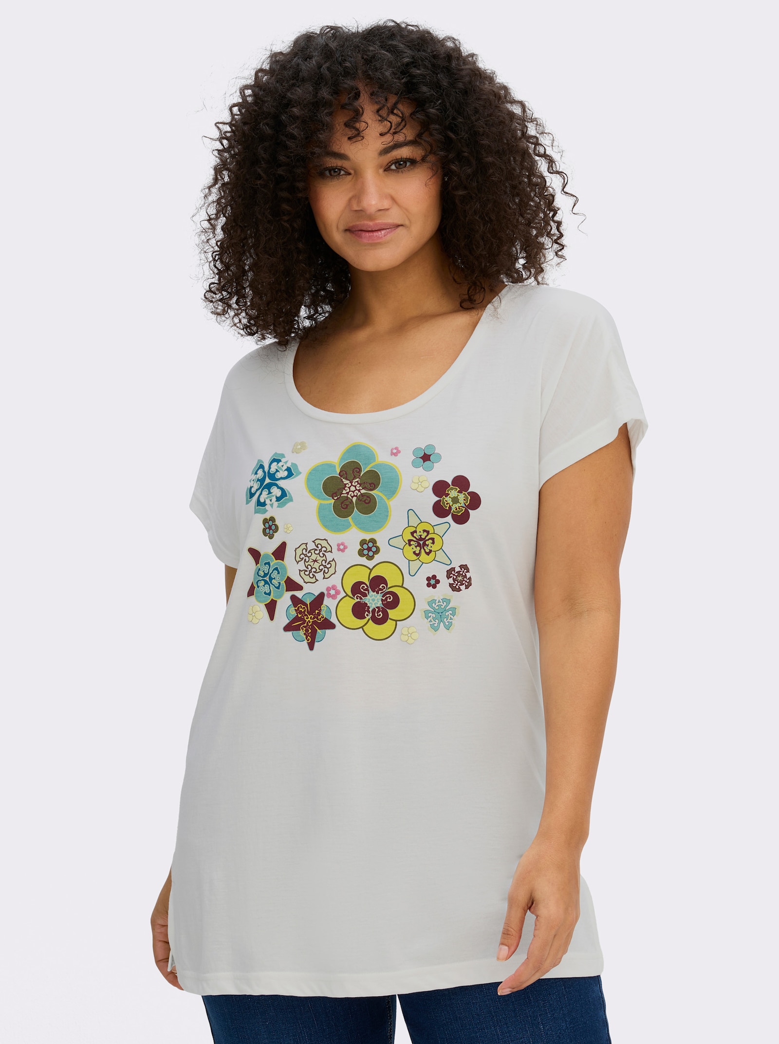 sheego Print-Shirt mit platzierten Blüten - ecru-ozean-bedruckt