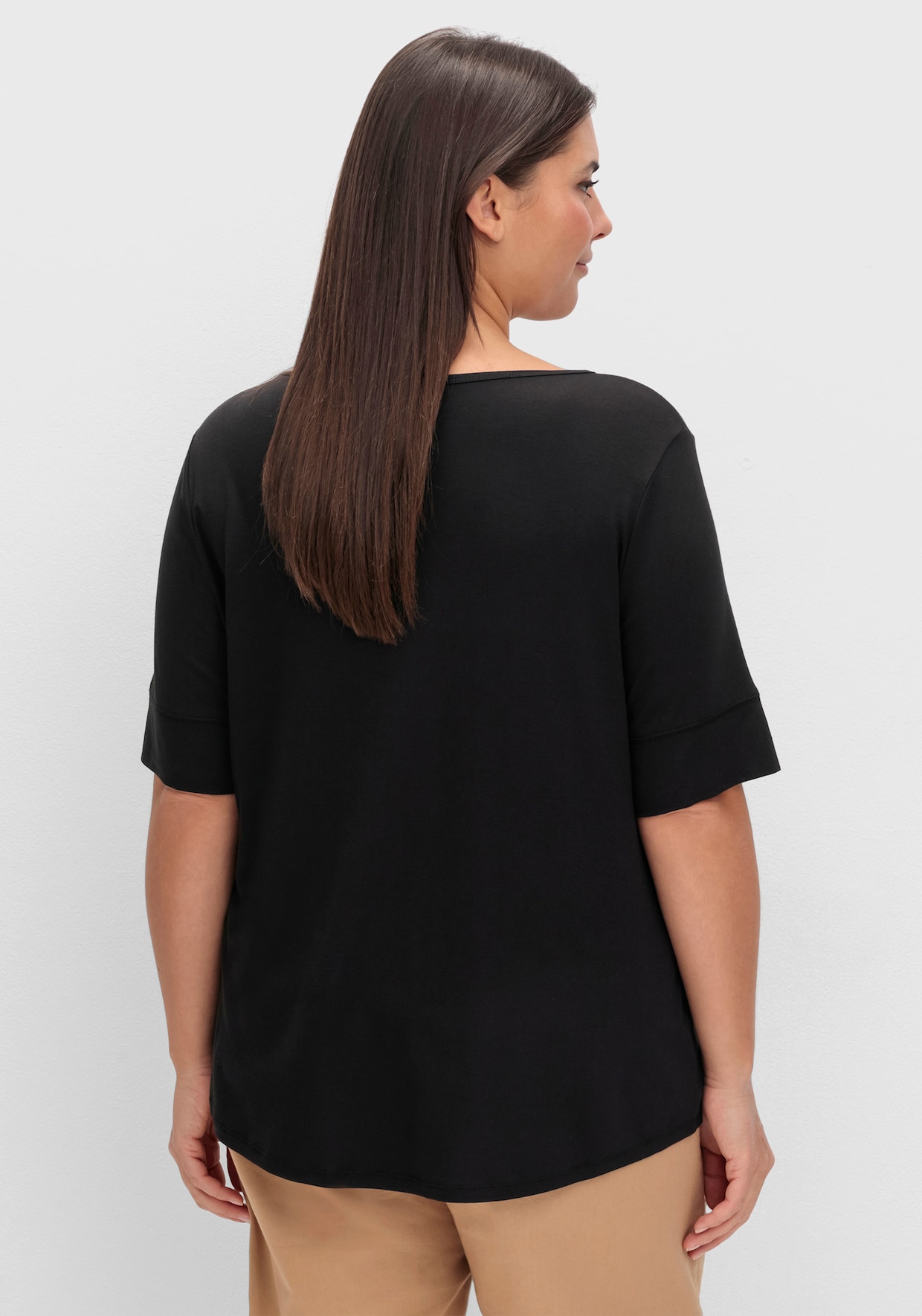 T-Shirt mit zweilagigem Ärmelbündchen - schwarz