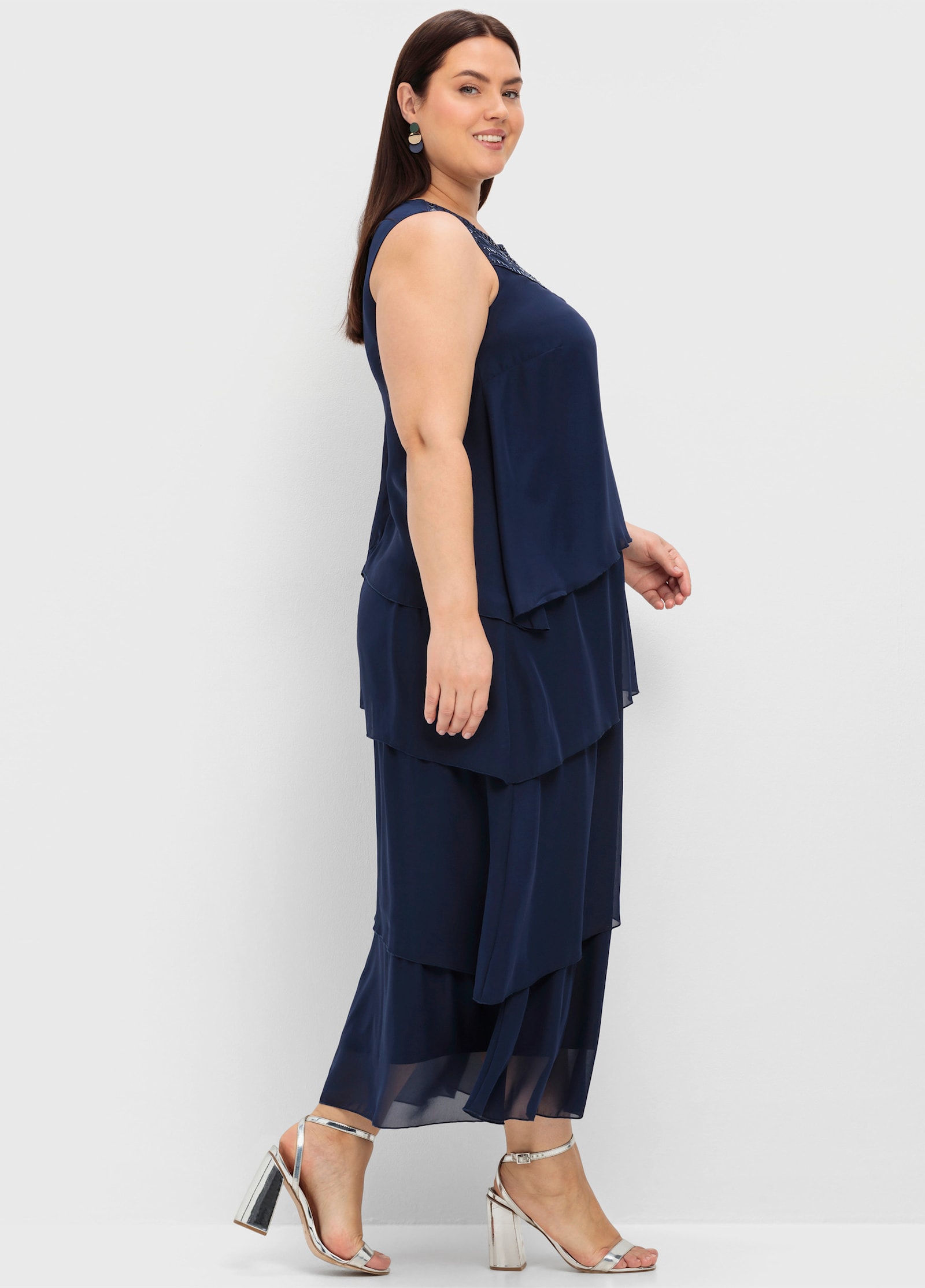 sheego Robe de soirée effet superposé, en mousseline - marine