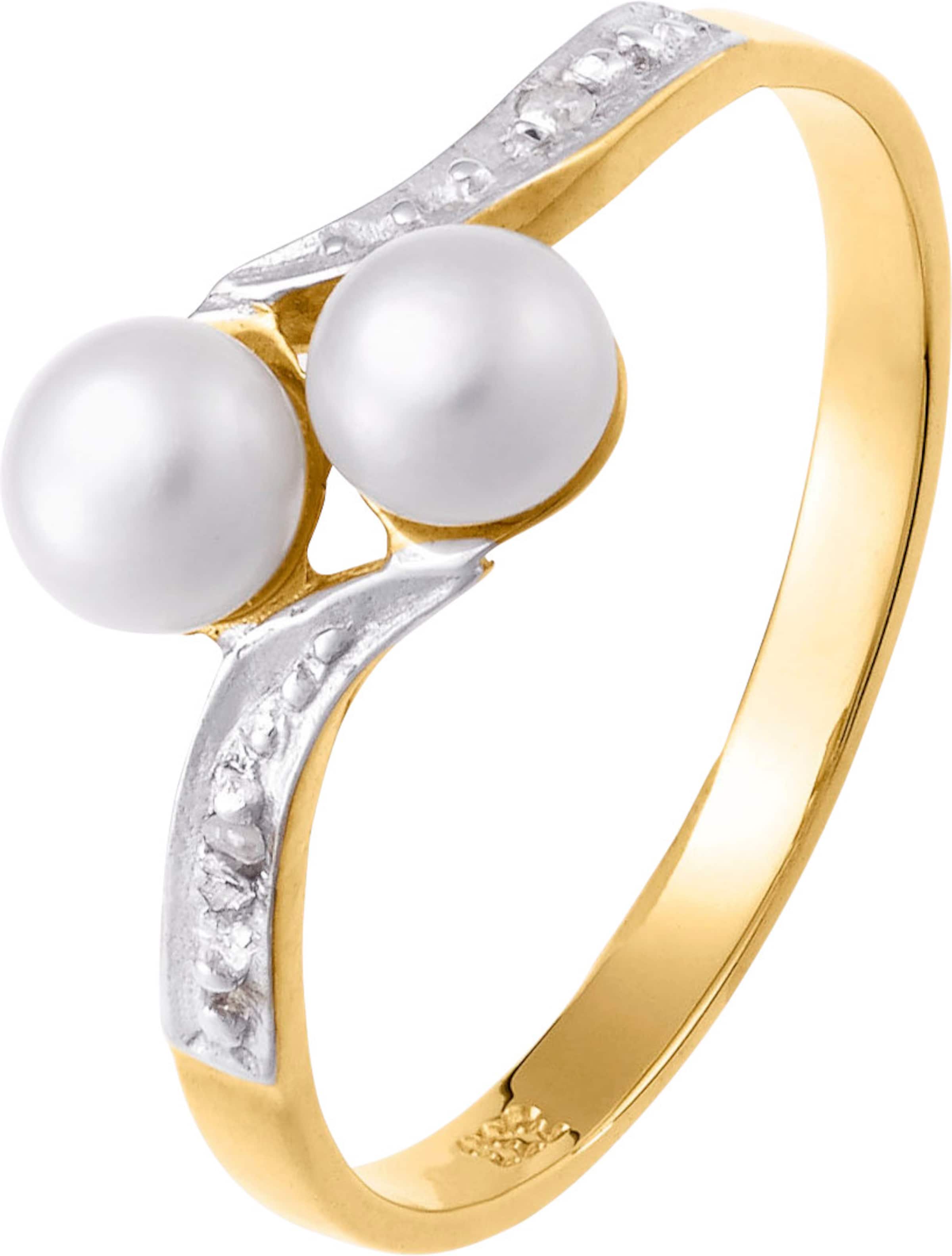 US Gear günstig Kaufen-Ring in Gelbgold 375 von heine. Ring in Gelbgold 375 von heine <![CDATA[Aufwändig gearbeiteter Ring mit 2 Diamanten und 2 Süßwasserzuchtperlen (Ø ca. 4-4,5 mm). Aus 375er Gelbgold, teilweise rhodiniert.]]>. 