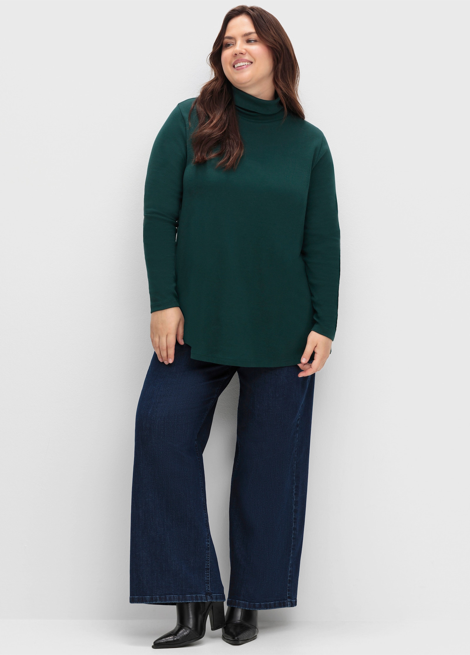 sheego Rollkragenshirt in A-Linie - tiefgrün