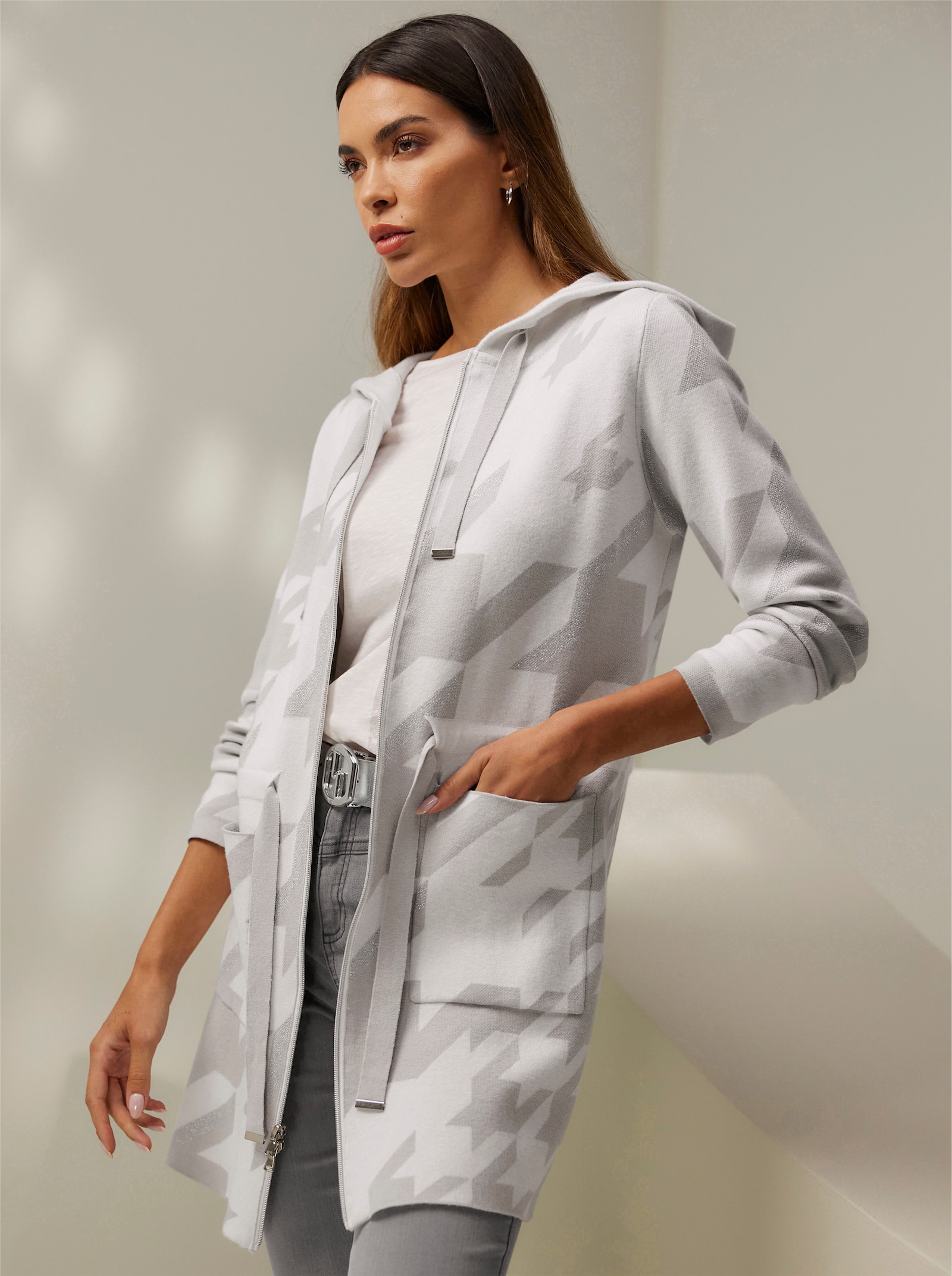 heine Lang vest met effectgaren - ecru/lichtgrijs gedessineerd