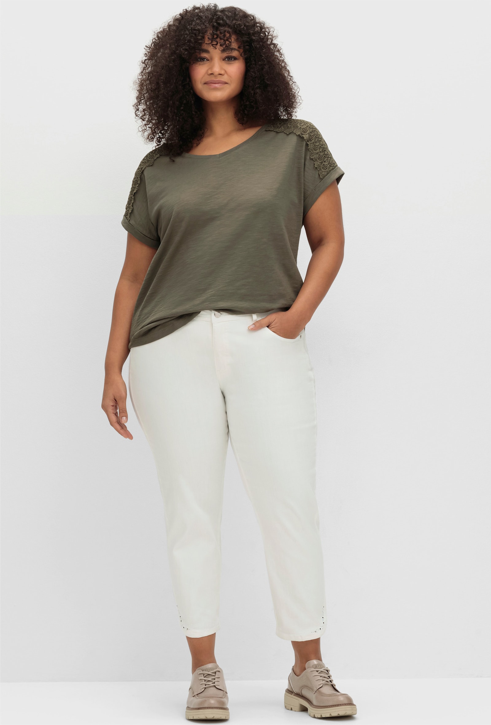 7/8-Jeans mit Glitzersteinchen an den Beinschlitzen - ecru