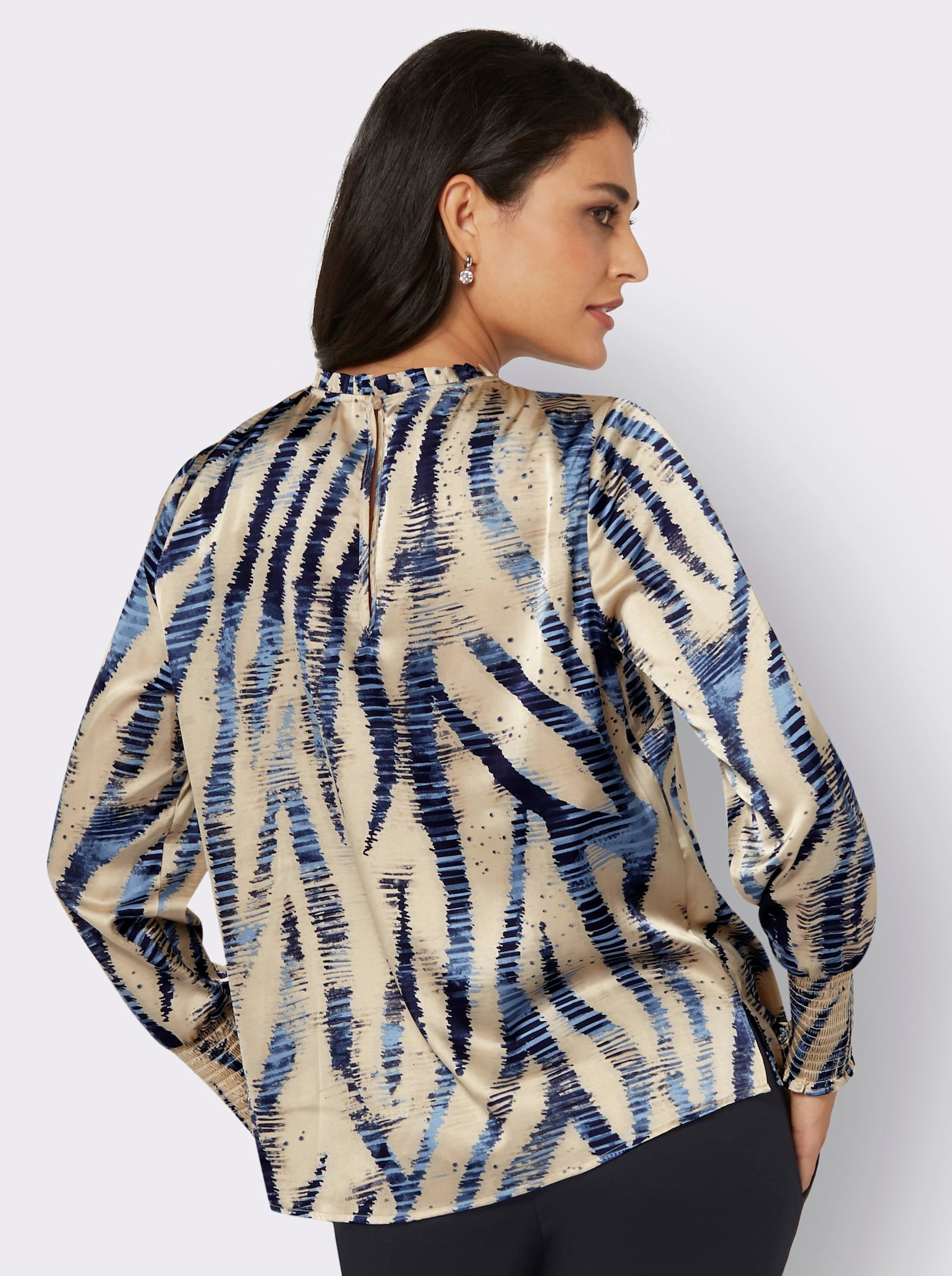 Schlupfbluse mit gesmokter Blende - sand-marine-bedruckt