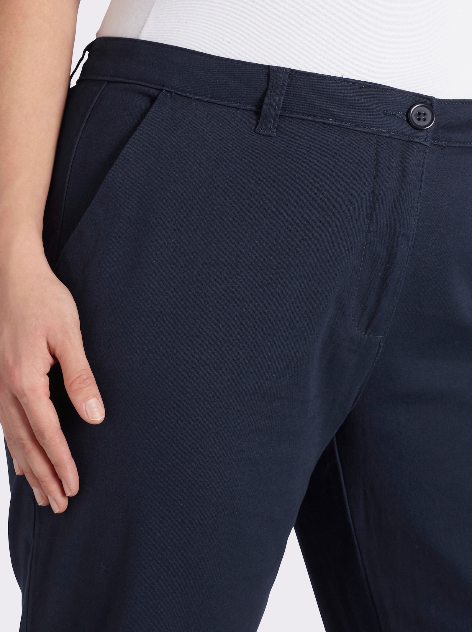 Boyfriend-Hose mit Gürtelschlaufen - marine