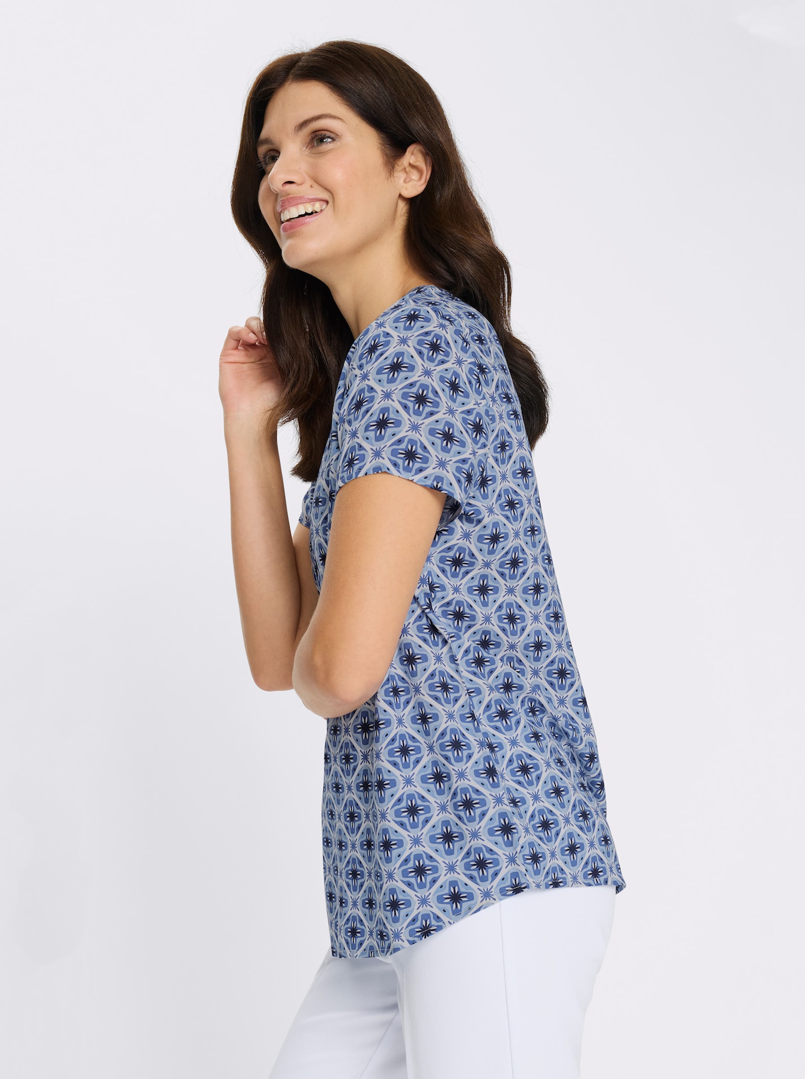 Schlupfbluse mit leicht abgerundetem Saum - jeansblau-ecru-bedruckt