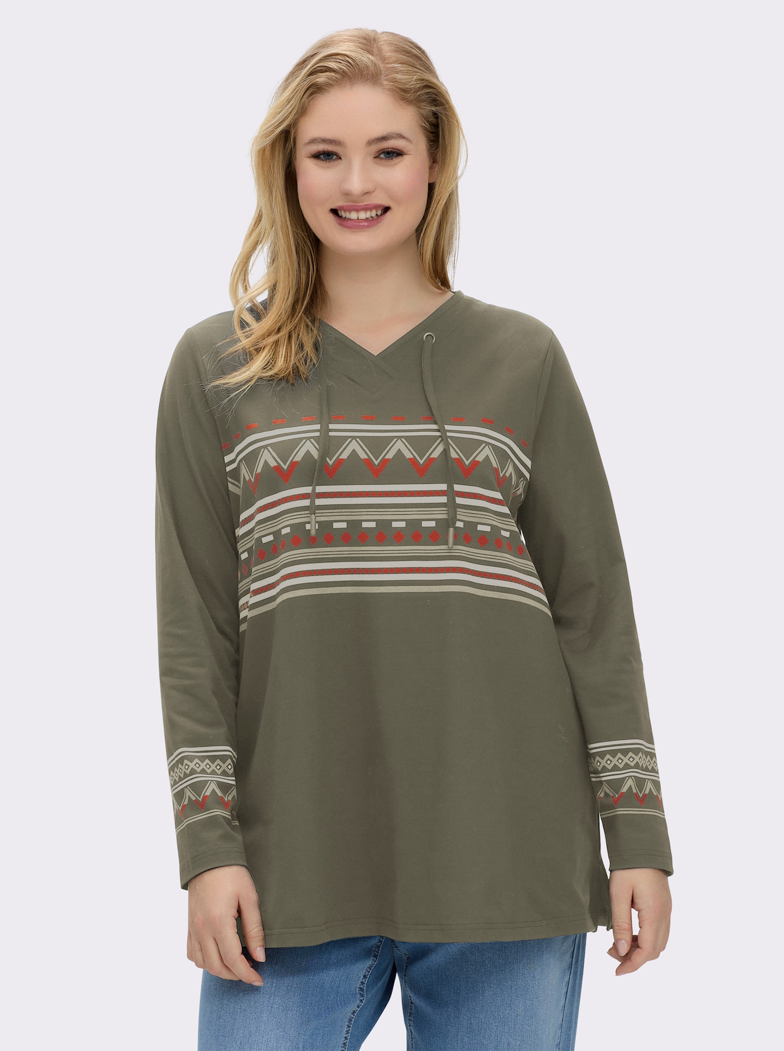 sheego Shirt mit V-Ausschnitt und Ethno-Details - khaki-beige-bedruckt