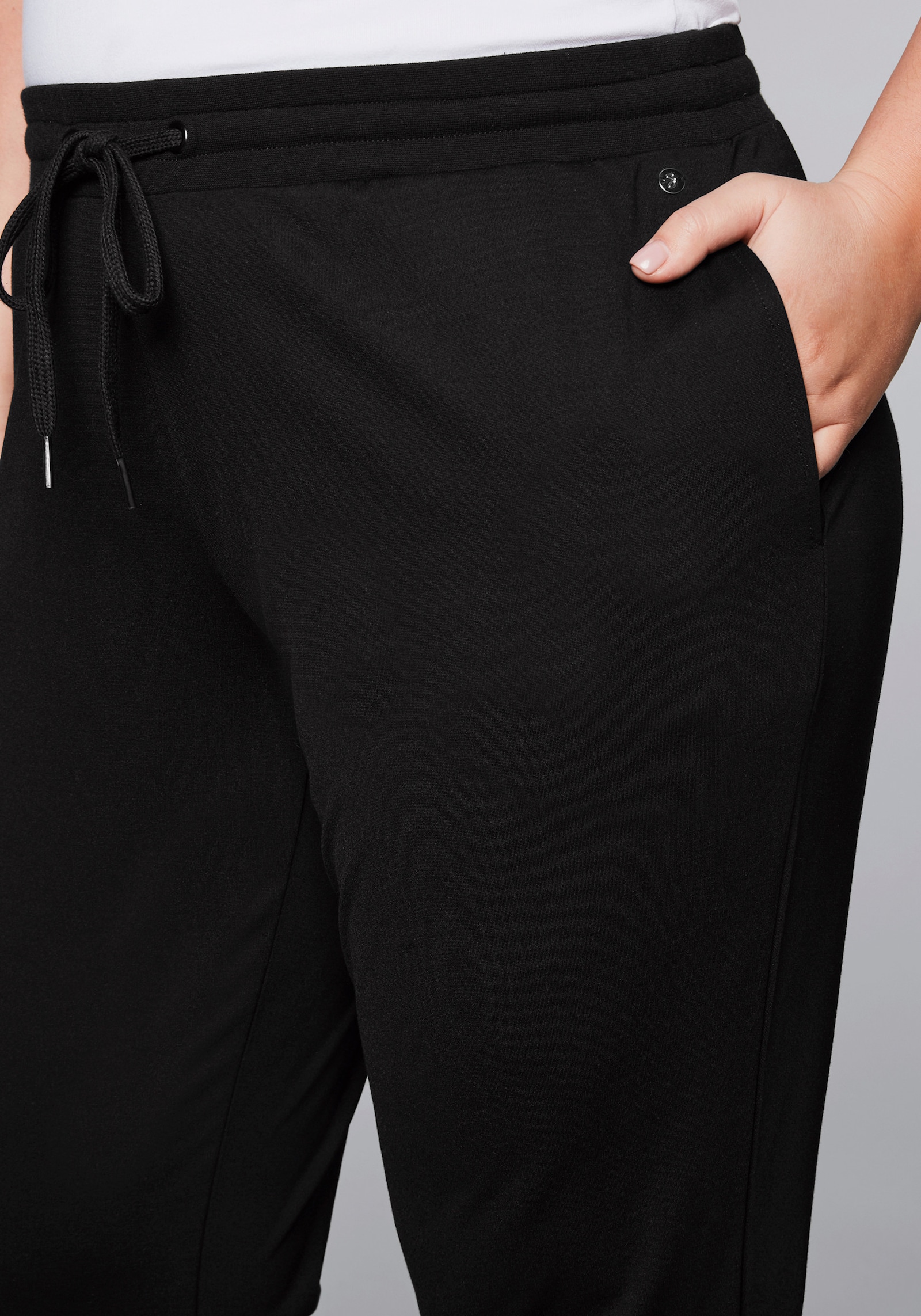 sheego Sweathose in 3/4-Länge - schwarz