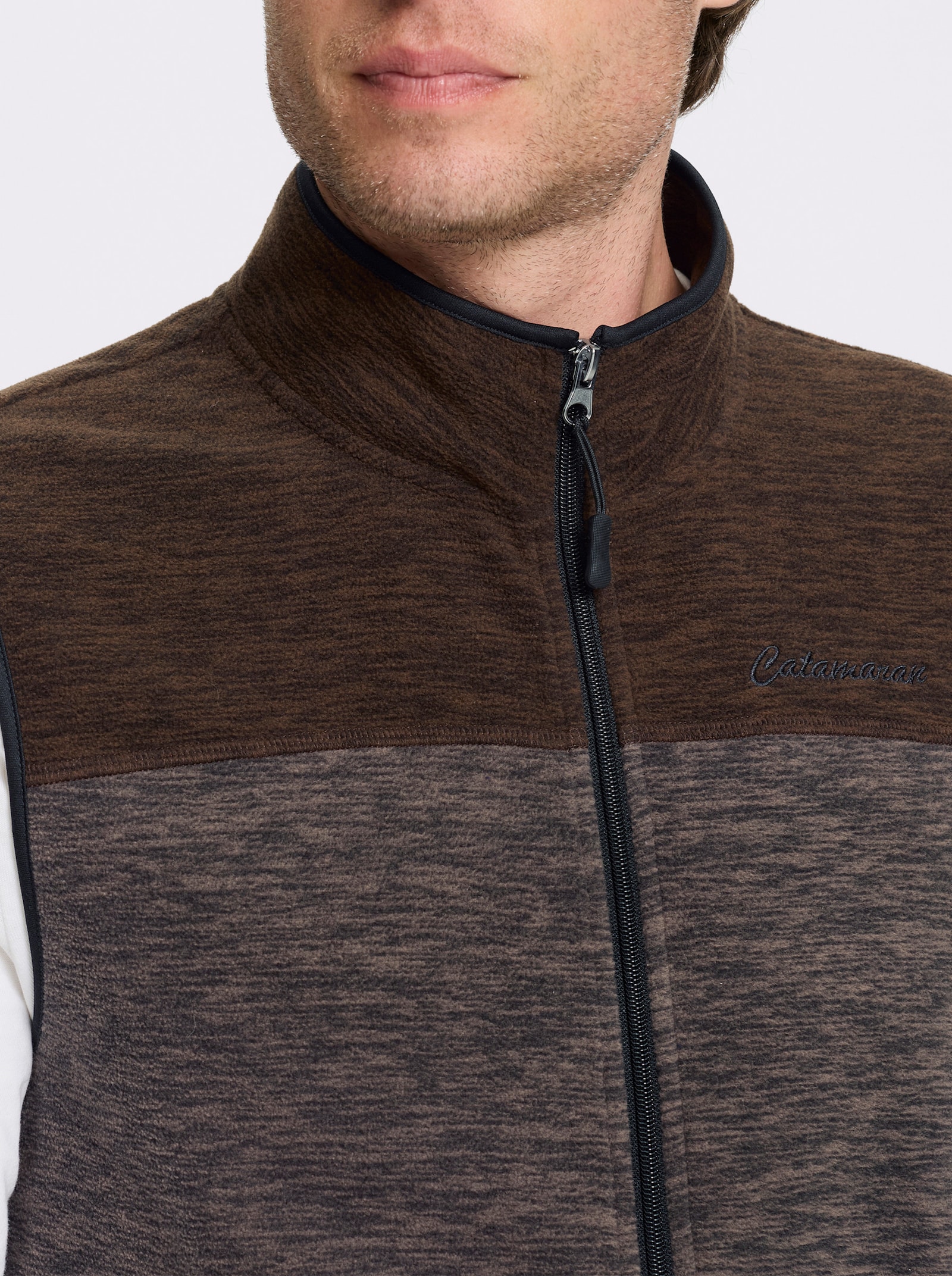 Catamaran Fleecejacke mit kontrastfarbiger Stickerei - dunkeltaupe-meliert