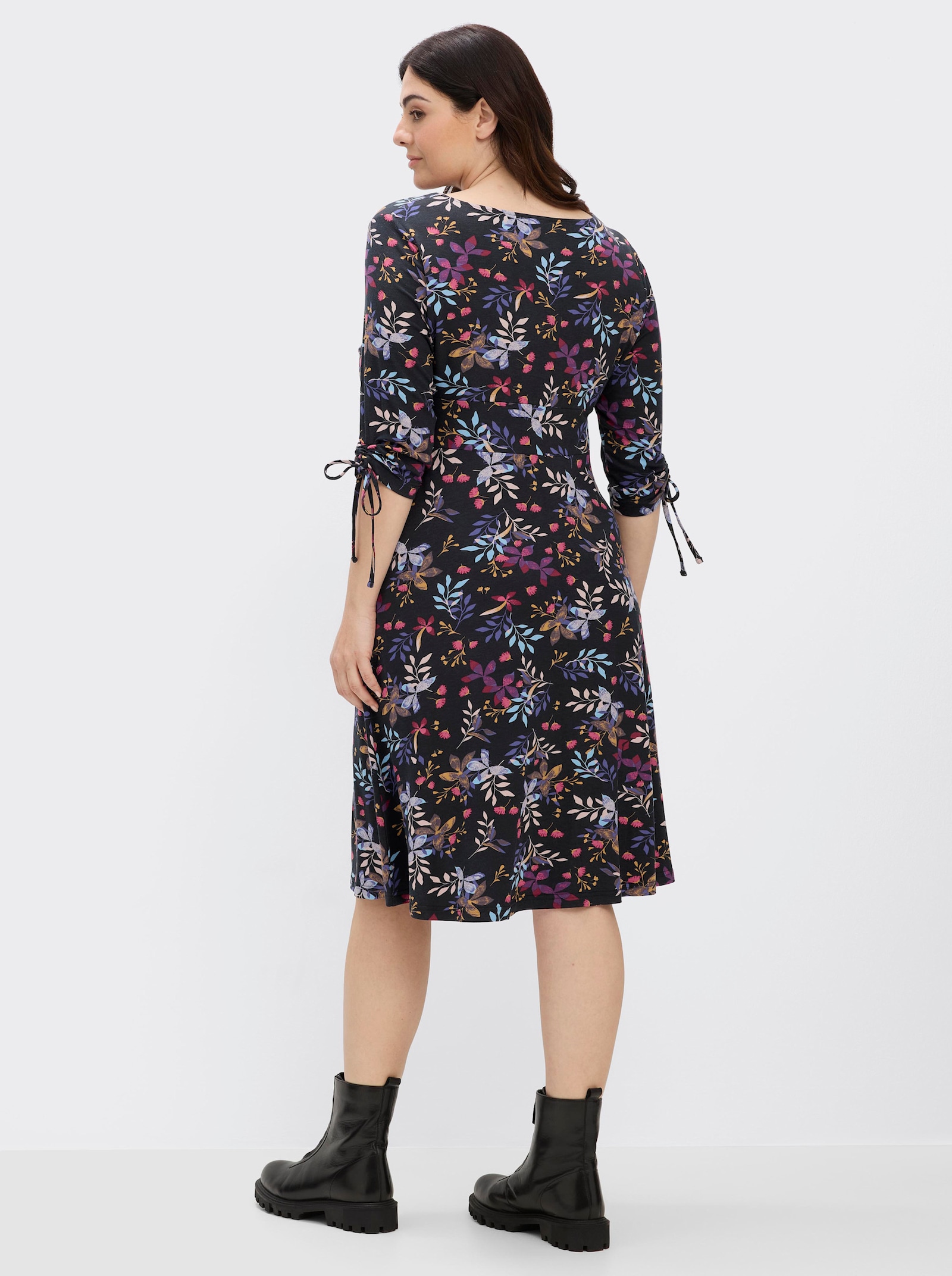 sheego by Joe Browns Jerseykleid mit Bindeband am Ärmel - tiefblau-kirsche-gemustert