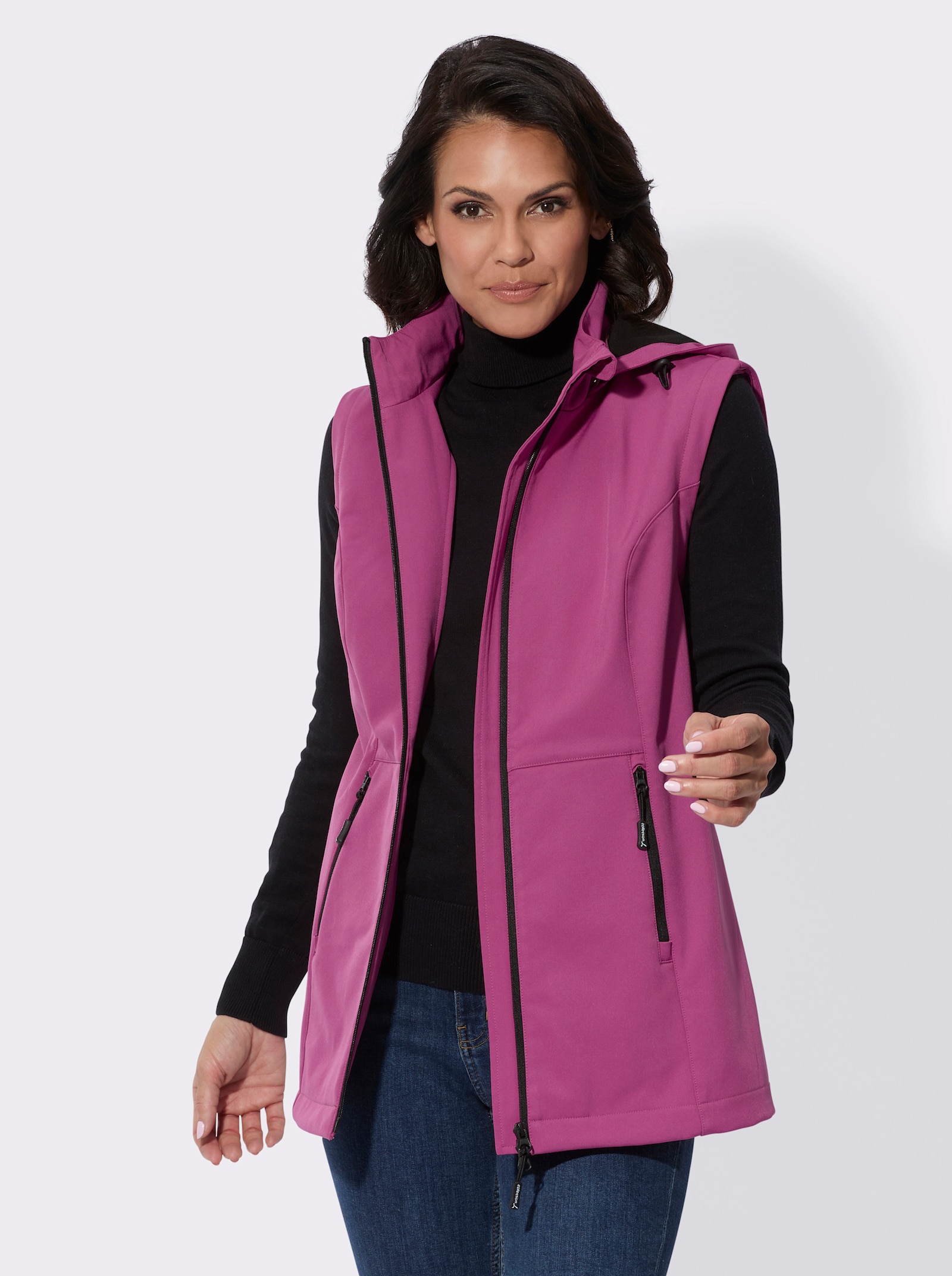 Softshelljacke mit weitenregulierbarer Kapuze - erika