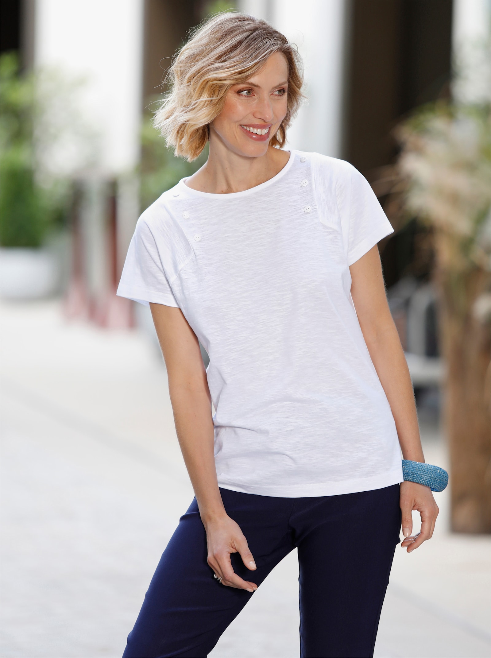  Shirt met korte mouwen en sierknopen - wit