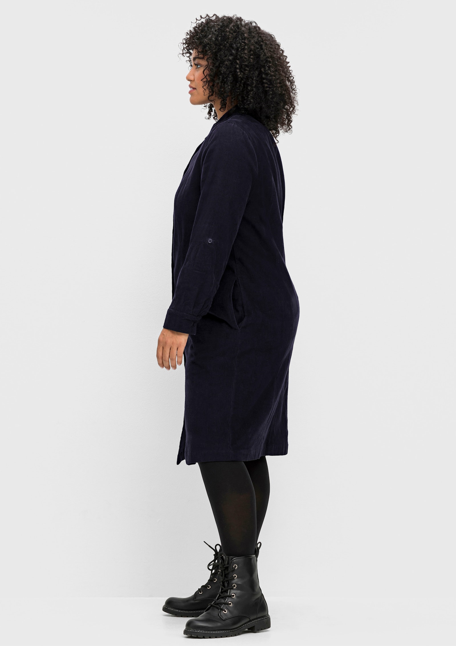 sheego Hemdblusenkleid aus weichem Cord - tiefblau