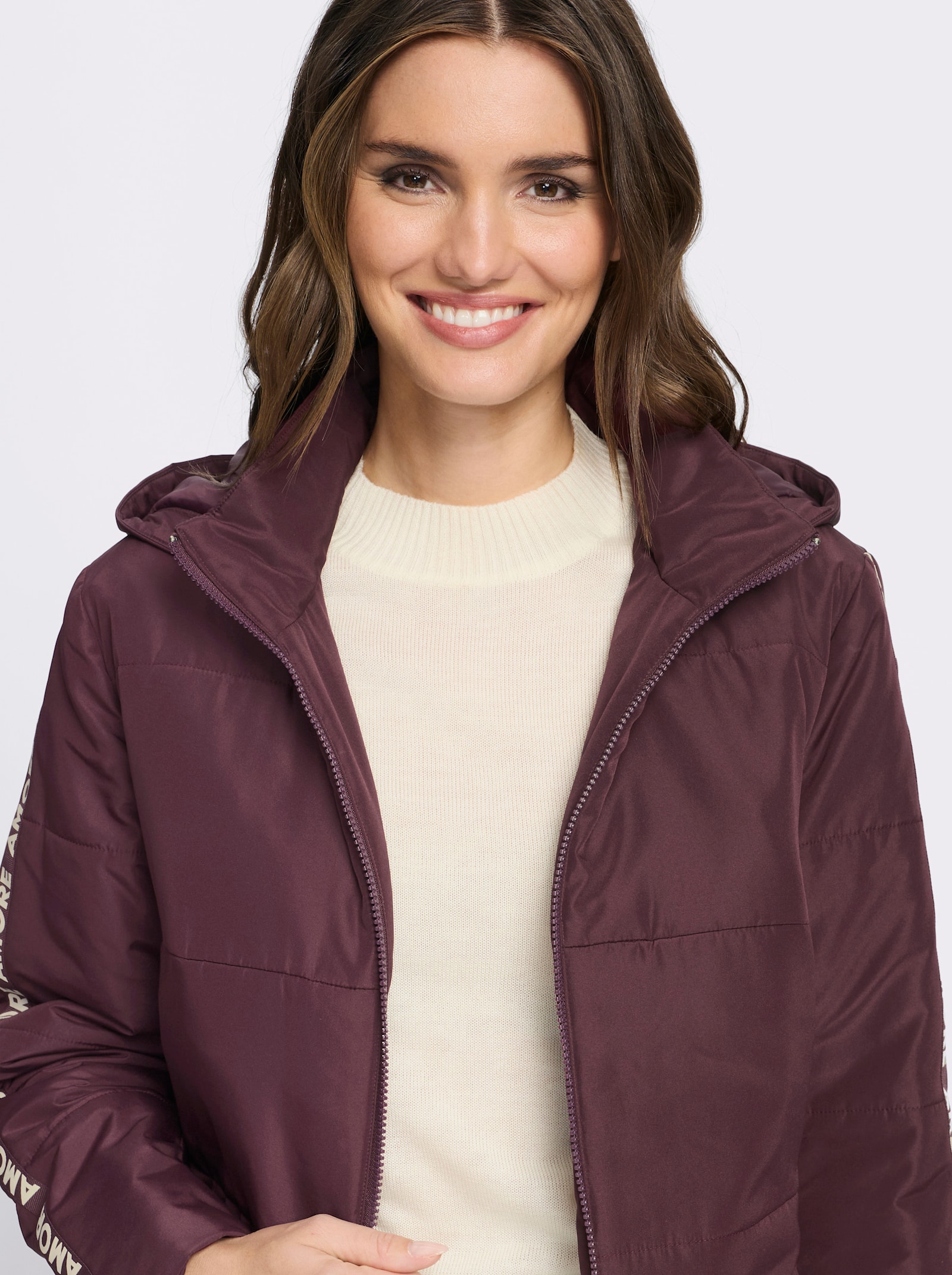 Steppjacke Zierband mit Schriftzug - burgund