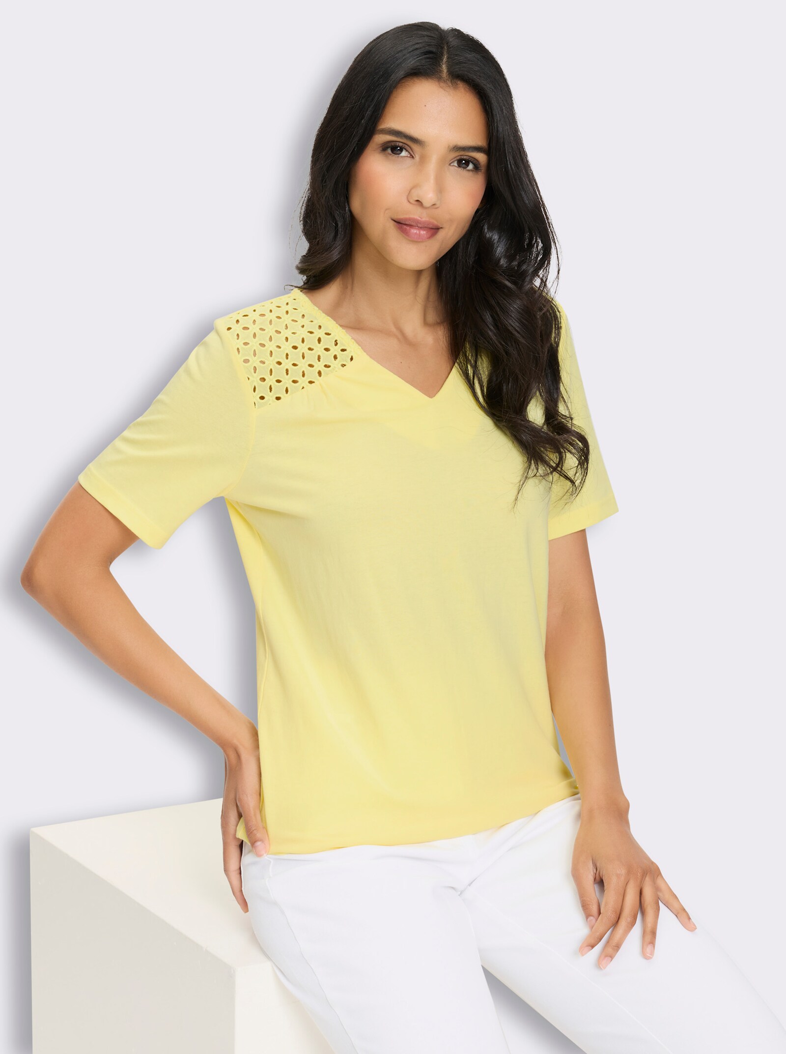 Kurzarmshirt mit Spitzendetails - zitrone