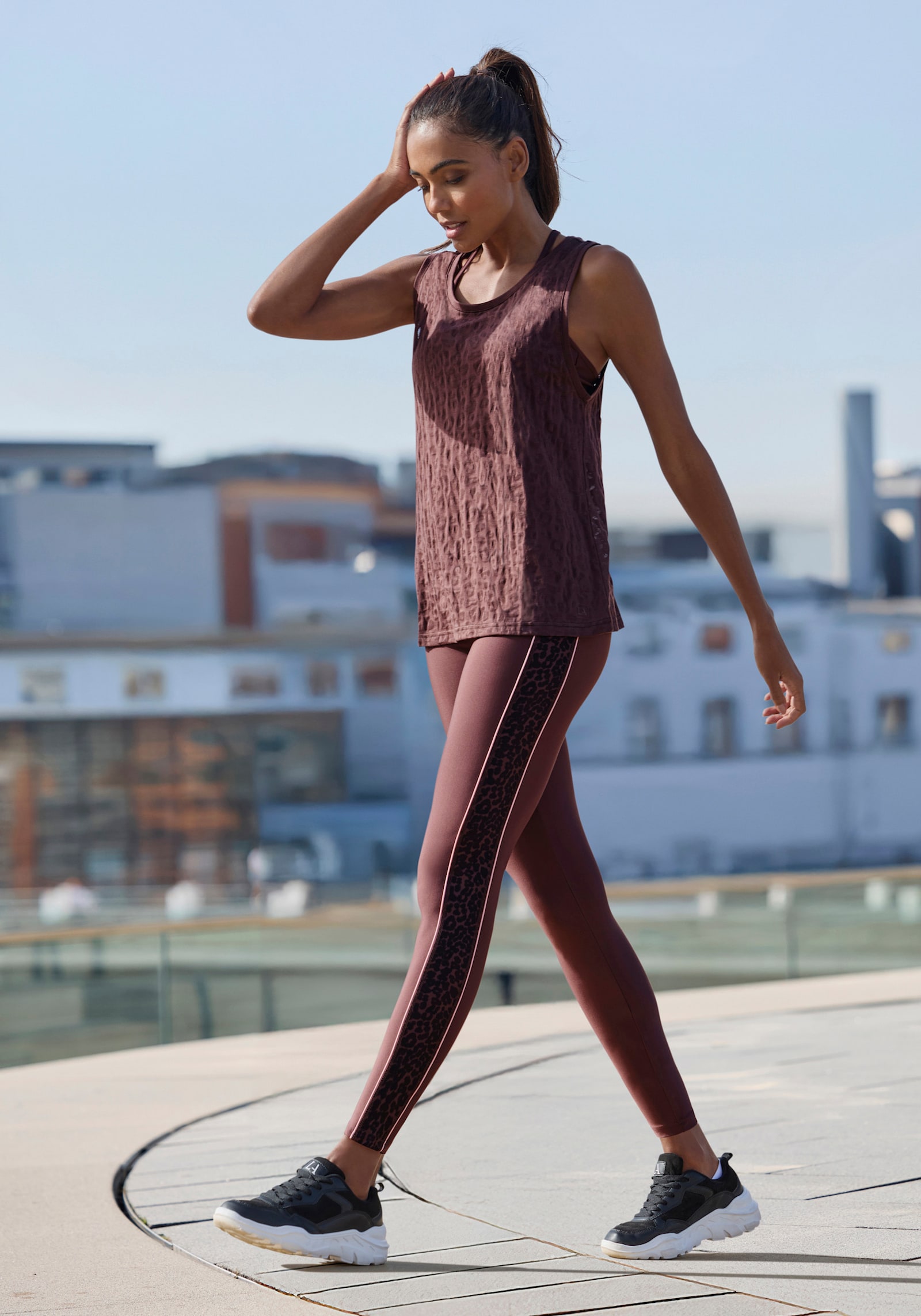 LASCANA ACTIVE Funktionstop - braun