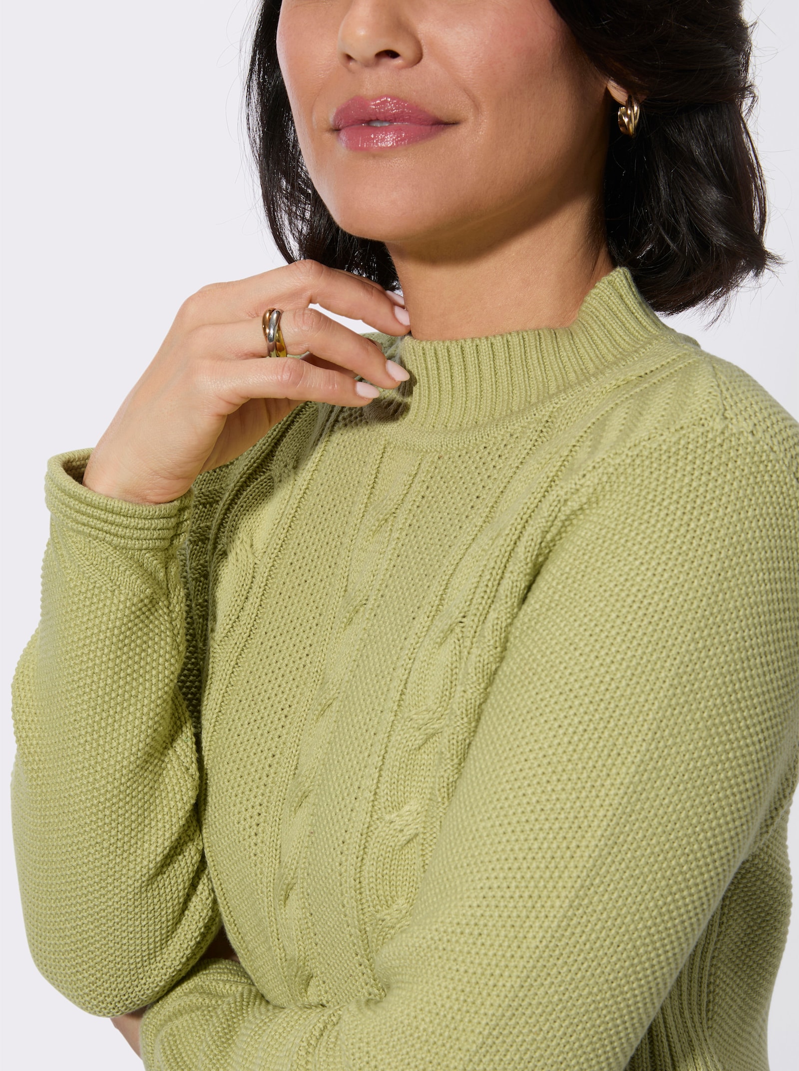 Stehkragenpullover mit Zopfmuster - lindgrün