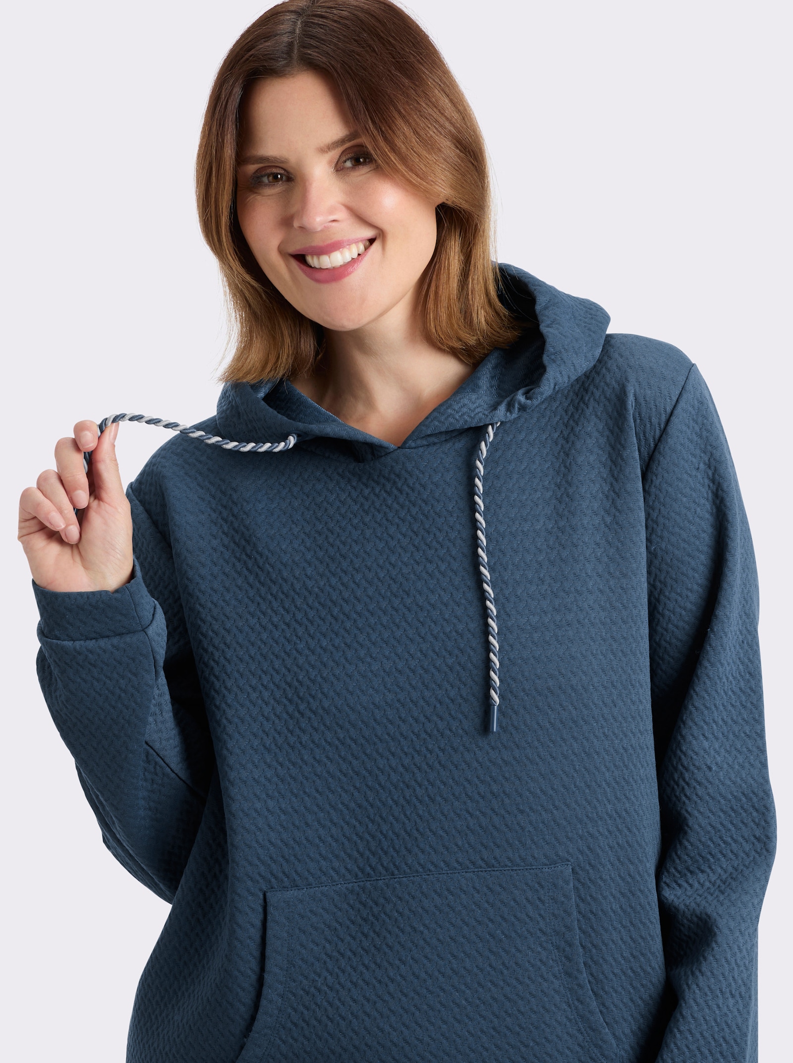 sheego Longsweatshirt mit Kapuzenkragen und Kängurutaschen - rauchblau