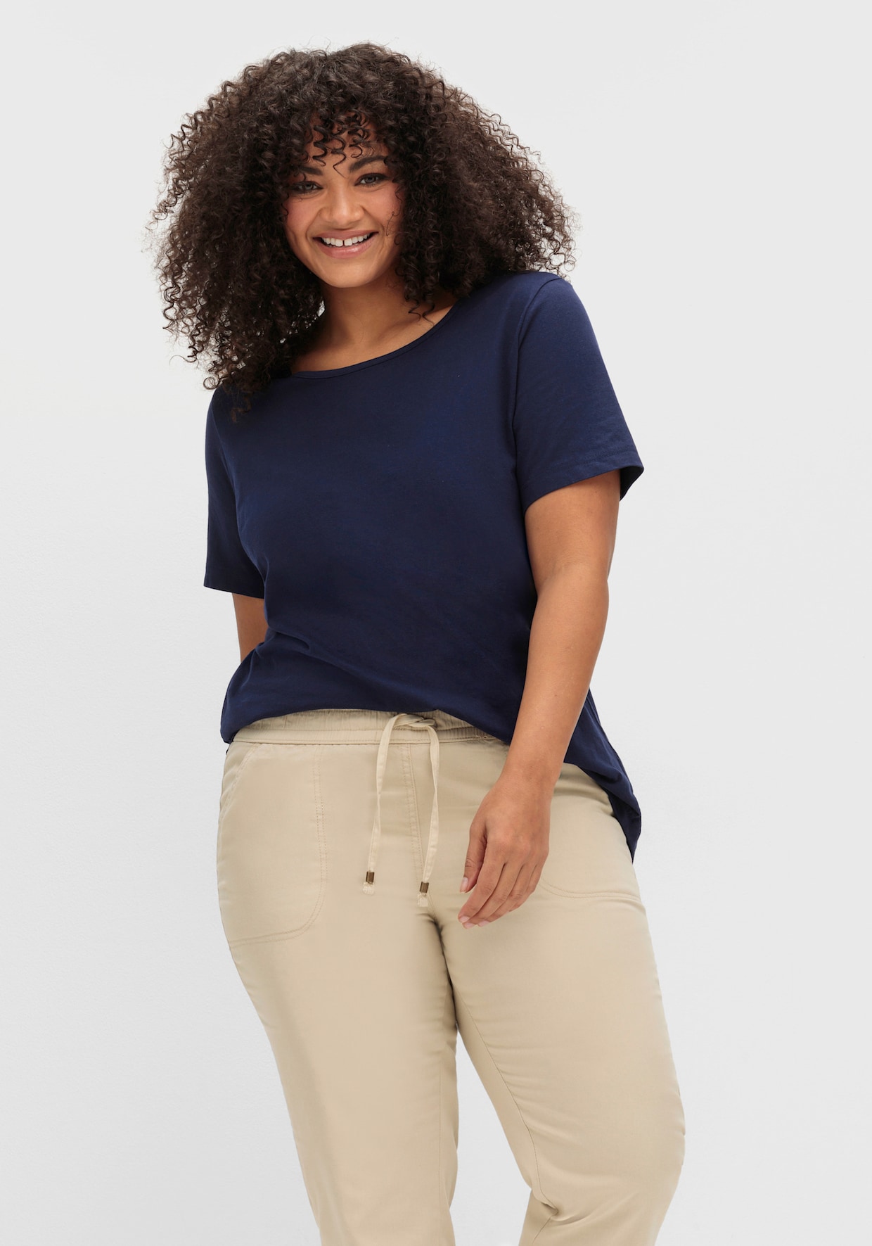 Schlupfjeans mit gesmoktem Bund - sand